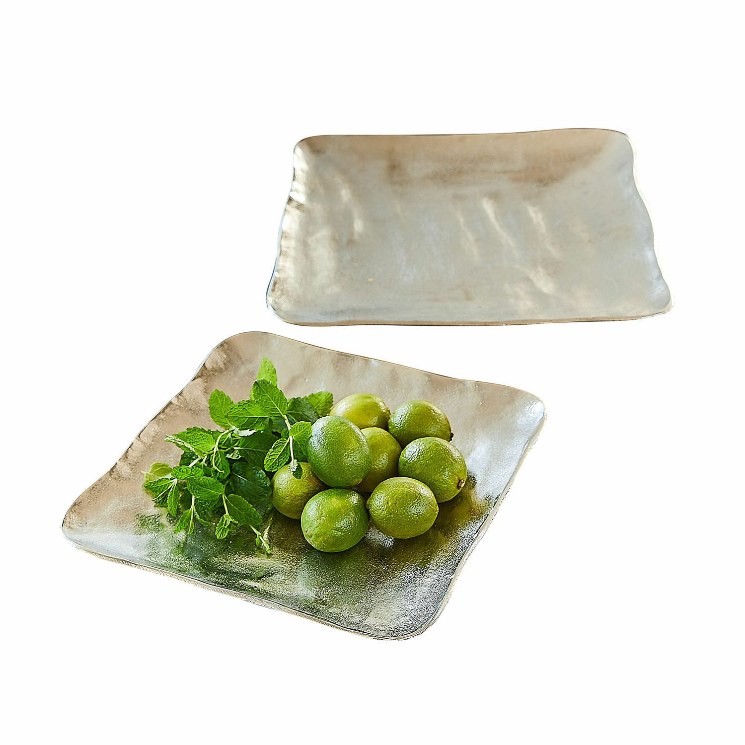 Set de 2 bandejas Pedeboscq Conjunto de dos platos rectangulares de vidrio beige, uno con limas y menta