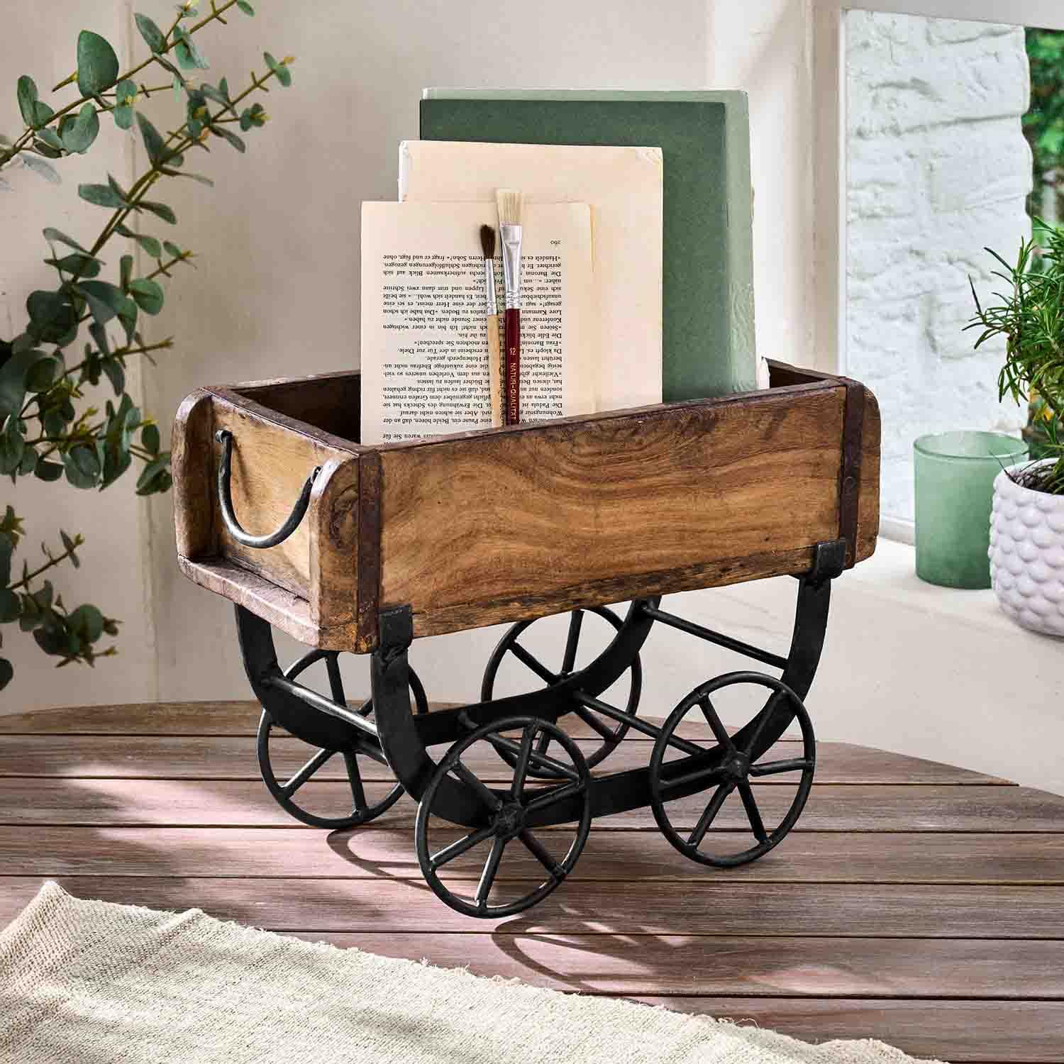 Caja decorativa de madera con ruedas de metal estilo vintage para guardar libros y pinceles