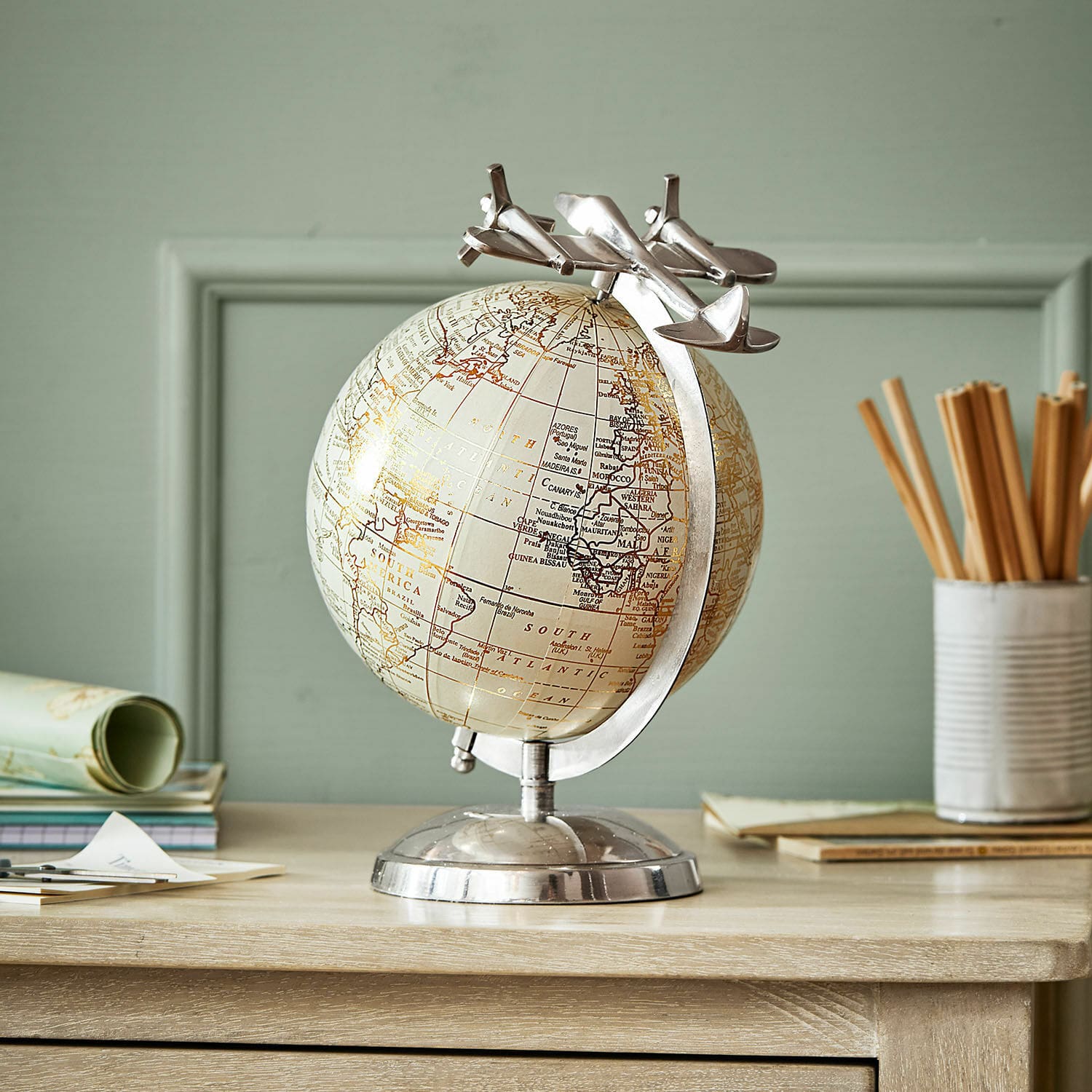 Globo decorativo Jollysail Globo decorativo beige con base metálica y aviones, accesorio elegante para escritorio y viajes