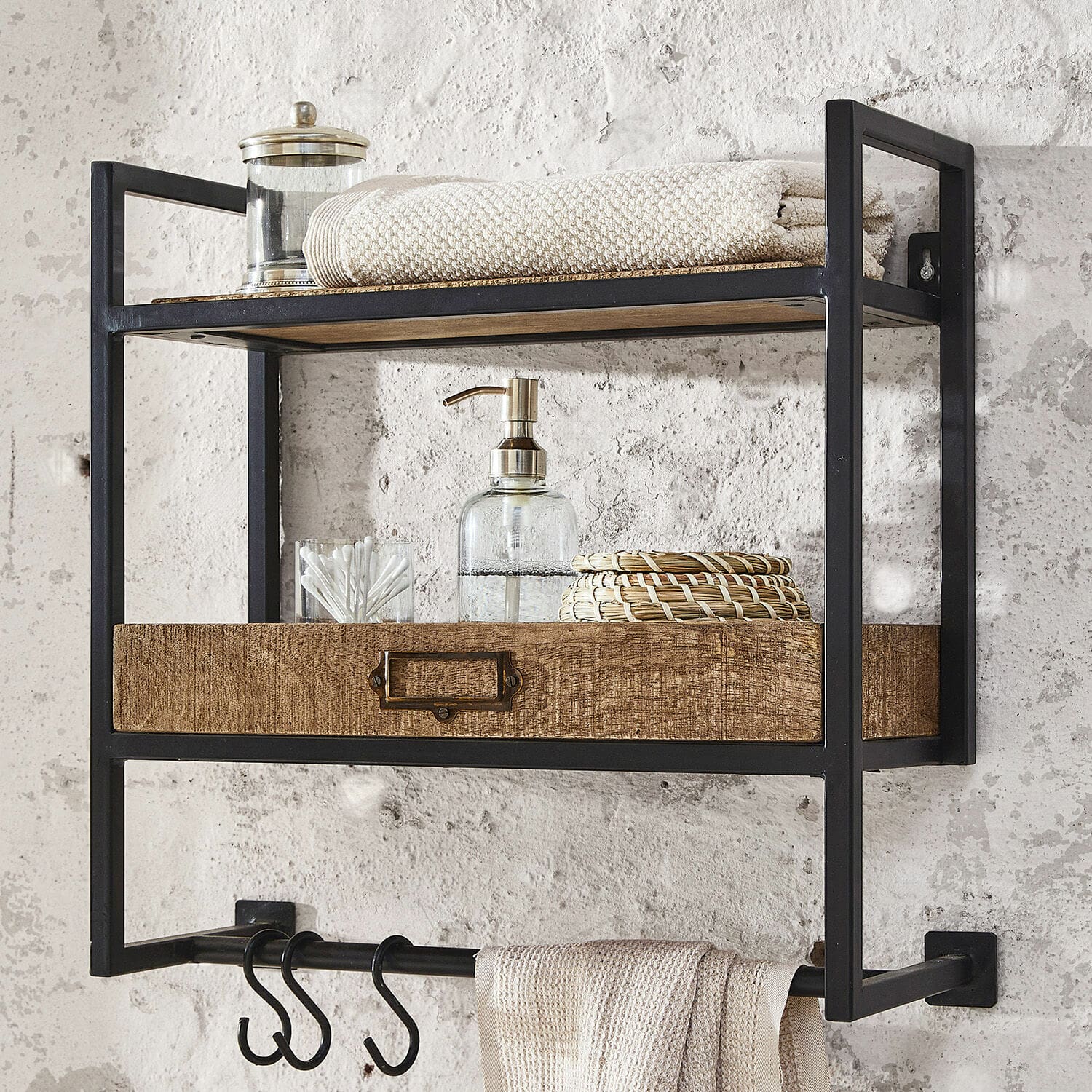 Estantería de pared Taylors Island Estante de pared negro de metal con cajón de madera y ganchos, almacenamiento para baño
