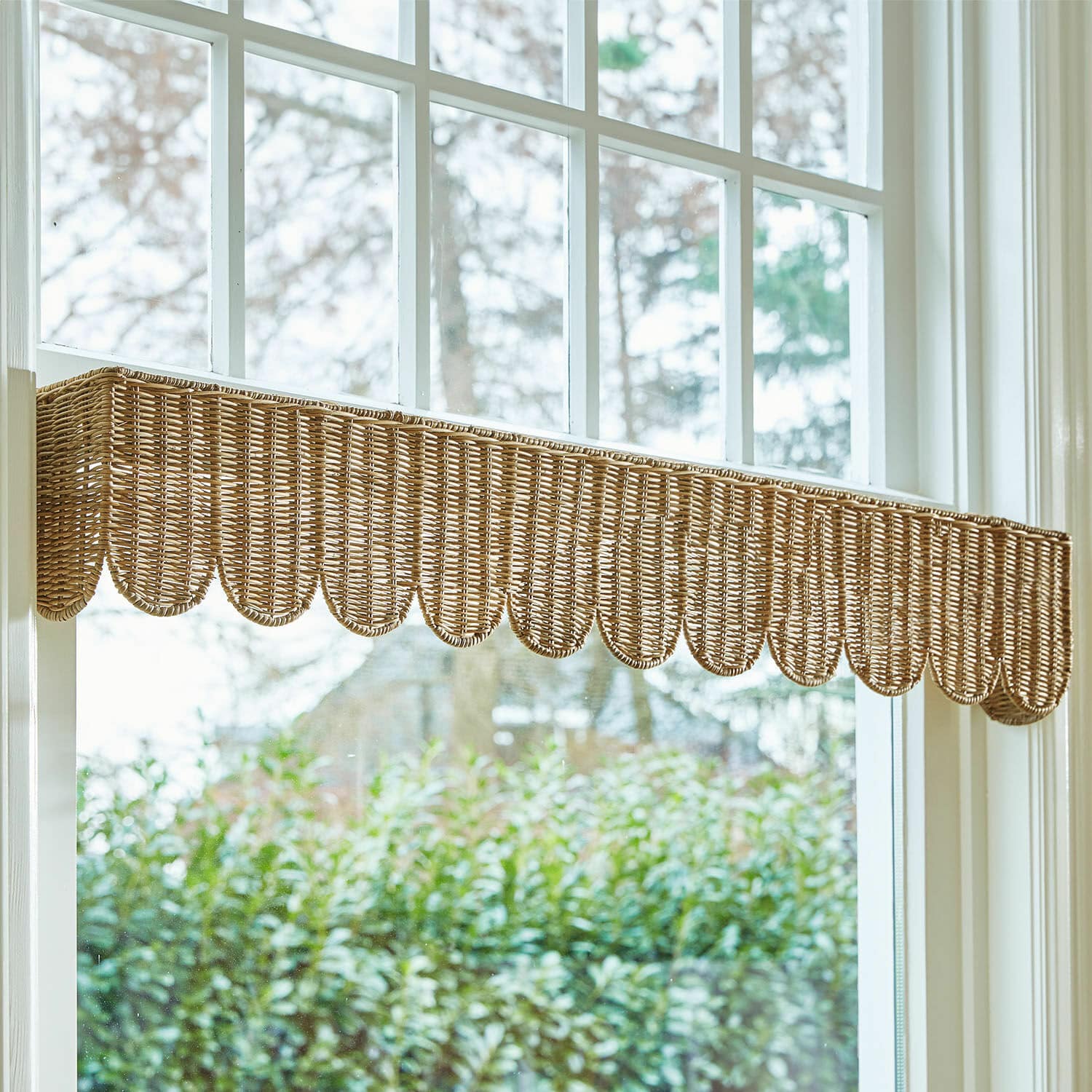 Revestimiento de ventanas Glyndon Panel de ventana de ratán natural color marrón claro con borde ondulado para decoración de ventanas