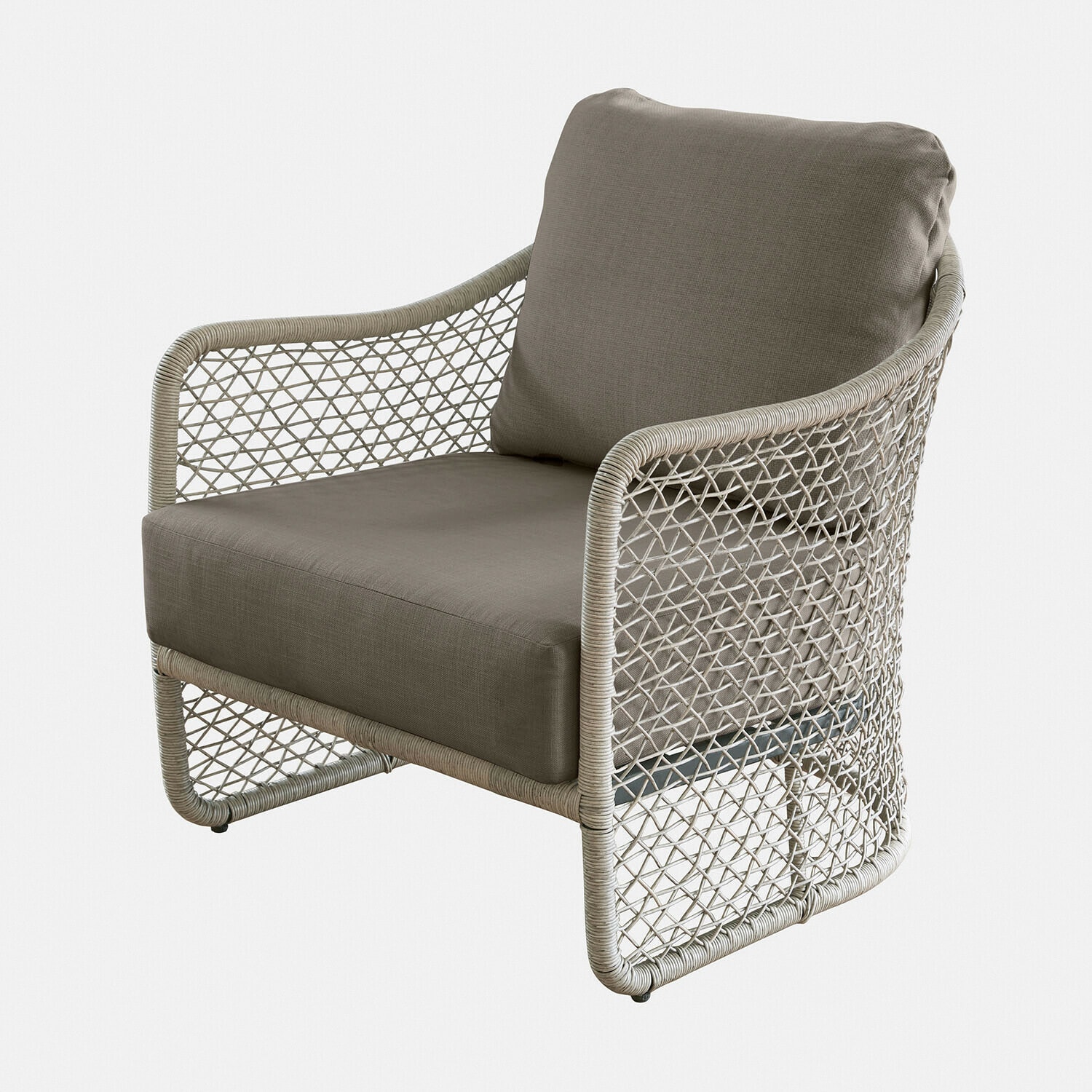 Sillón Langforda con tela marrón gris y estructura de mimbre, asiento cómodo para salón