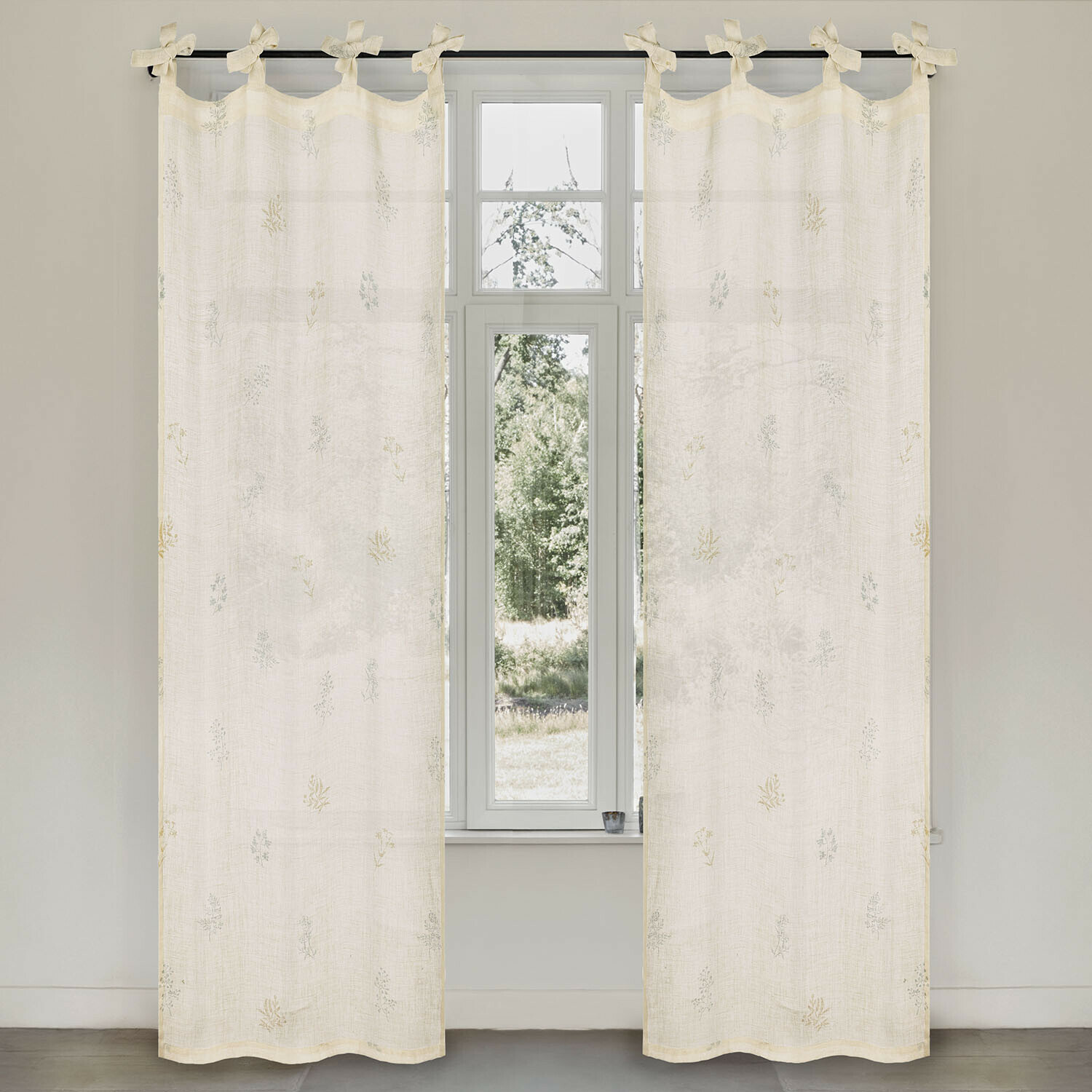 Cortina Hazelwick Cortinas beige de tela ligera con sutil estampado floral, decoración elegante para ventanas