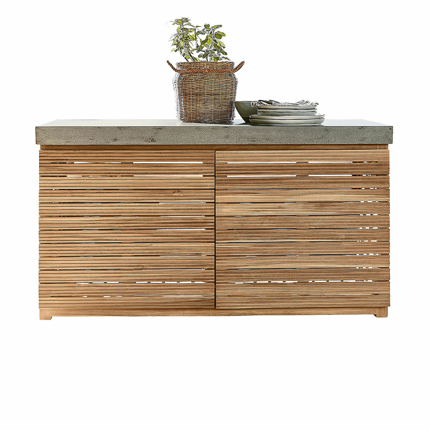 Mueble de cocina exterior FSC®-100 Venzone Aparador de madera con encimera de hormigón, cesta decorativa y vajilla apilada