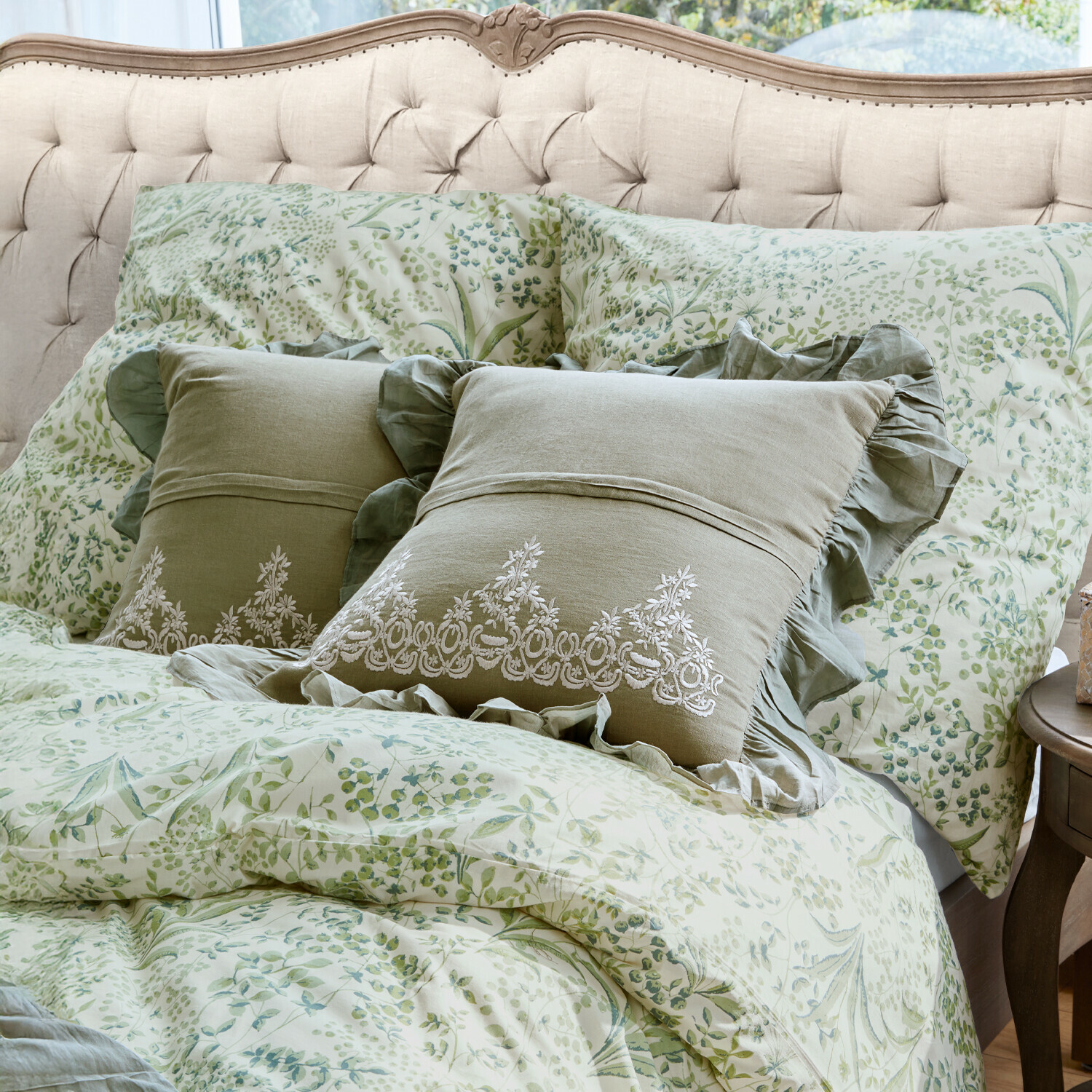 Set de 2 fundas de cojín Therese Juego de ropa de cama y cojines con motivos vegetales verdes y bordado en lino para dormitorio