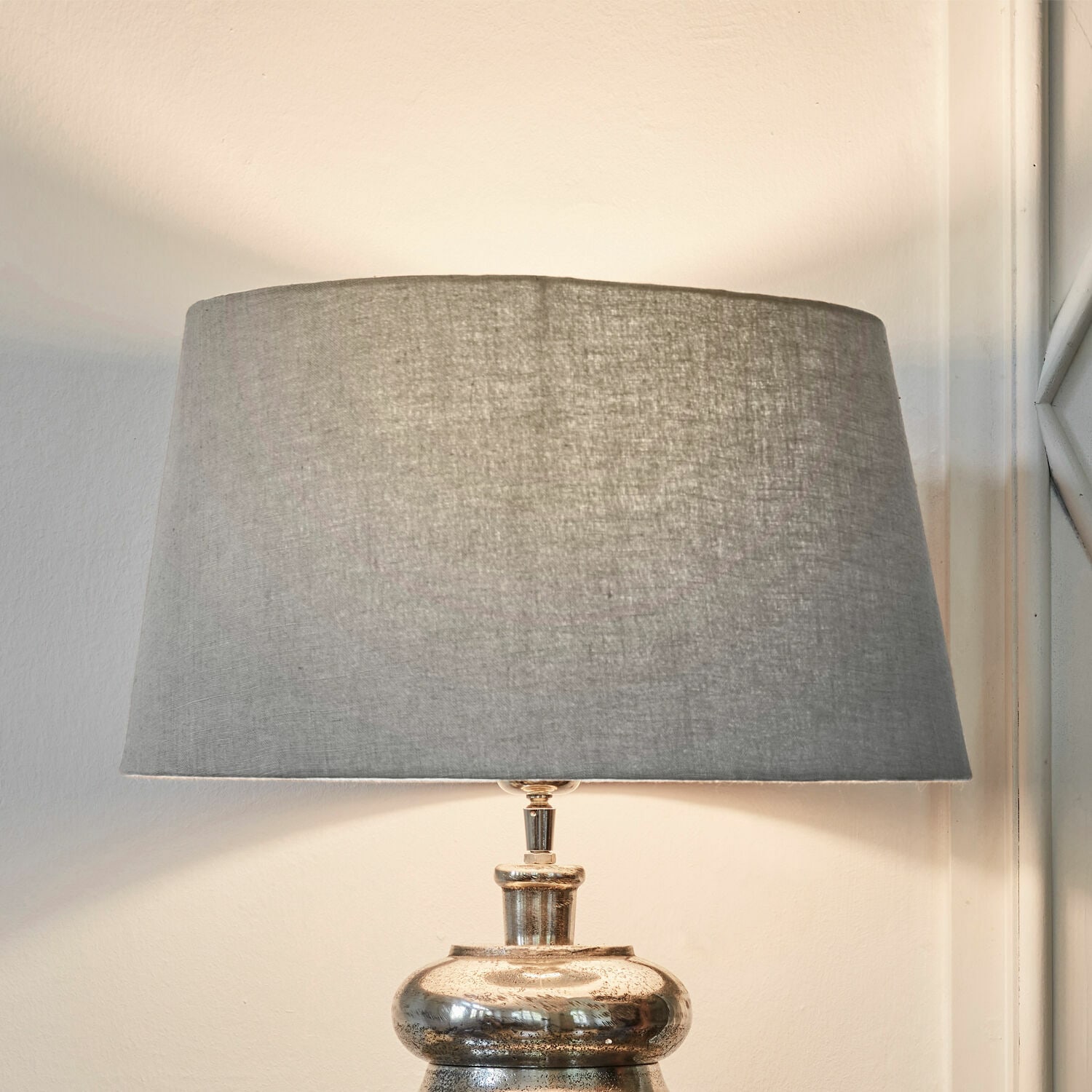 Pantalla de lámpara Boffas Lámpara de mesa con base metálica y pantalla de lino gris para decoración interior