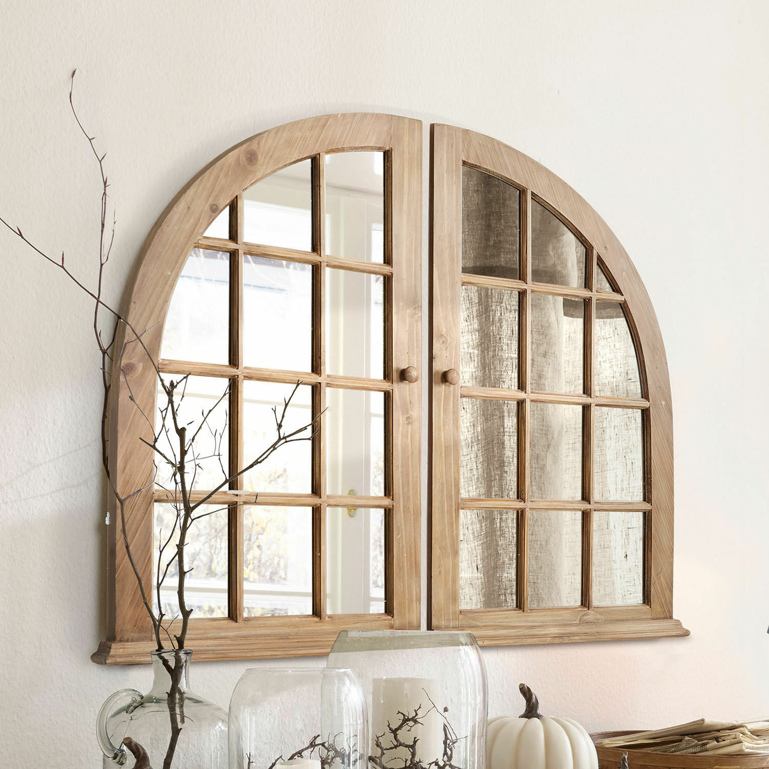 Espejo Yelvino Espejo de pared de madera en forma de arco con puertas dobles y cristales decorativos