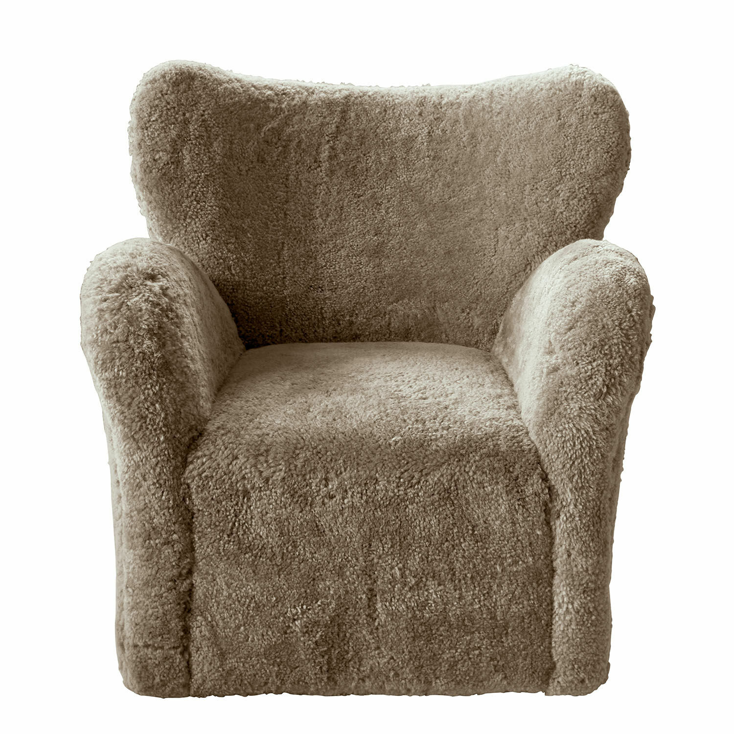 Sillón beige de material suave tipo peluche, ideal para una sala de estar acogedora