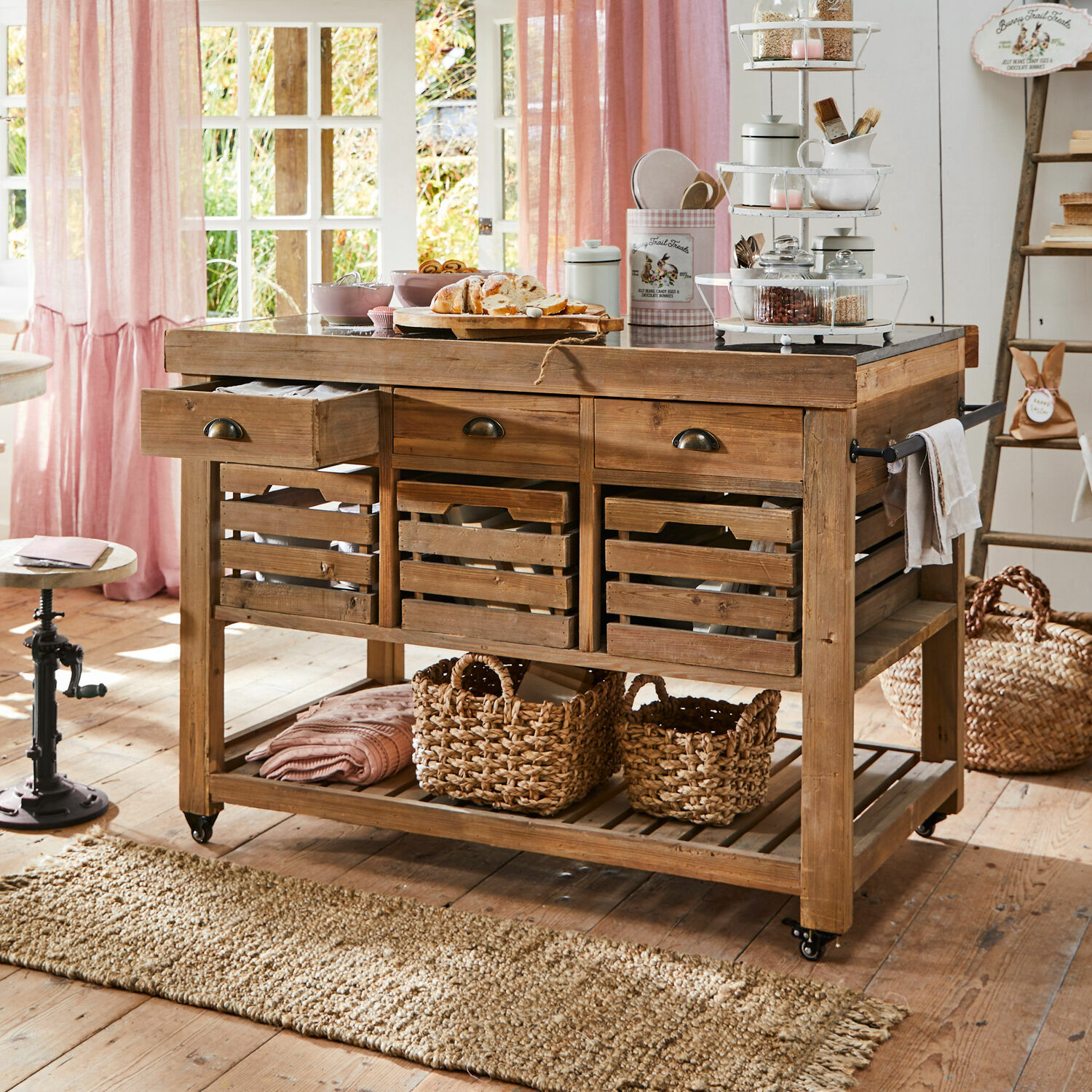 Mueble de cocina Haddonfield Carro de cocina de madera natural con cajones y cestas, mueble práctico para almacenamiento