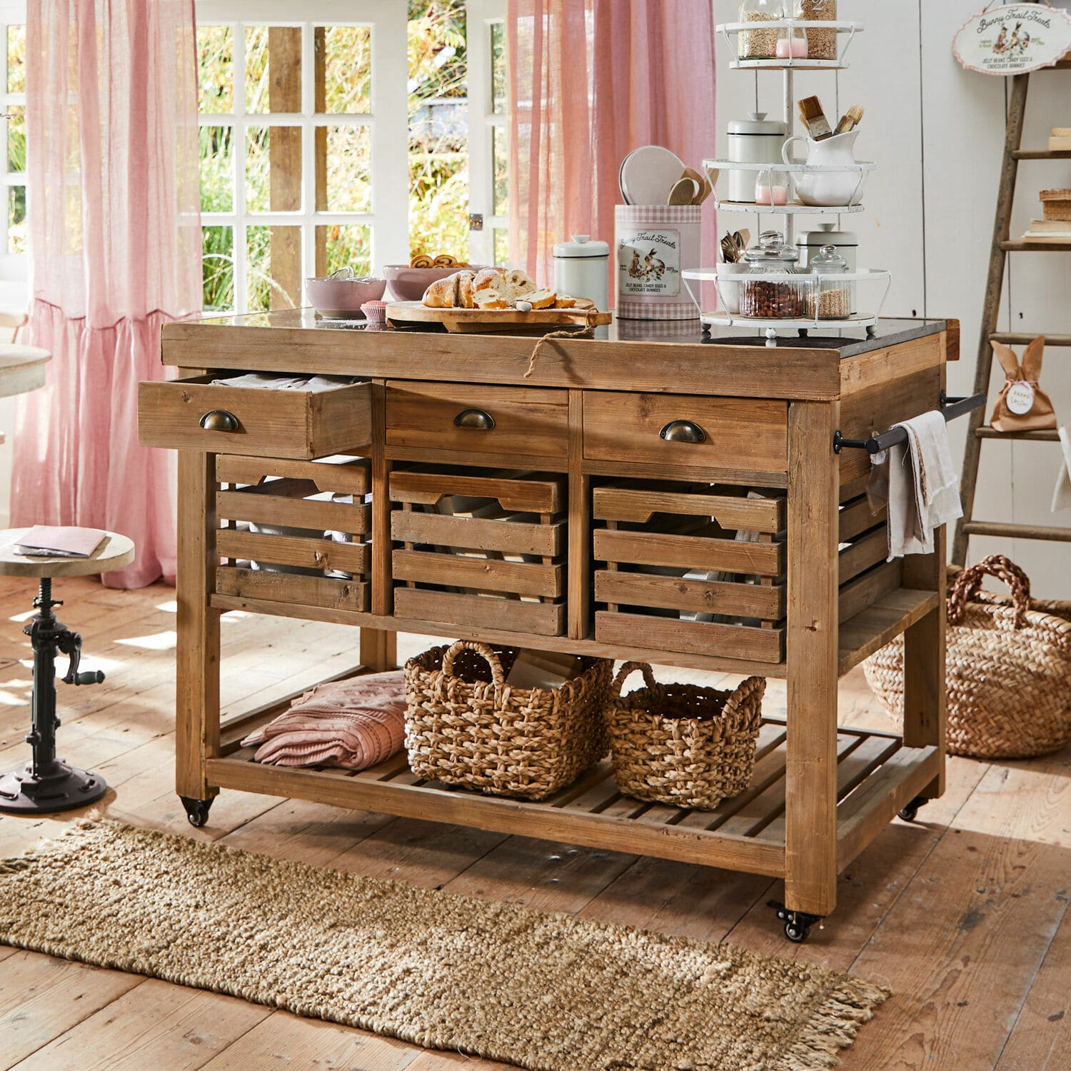 Mueble de cocina Haddonfield Carro de cocina de madera natural con cajones y cestas, mueble práctico para almacenamiento