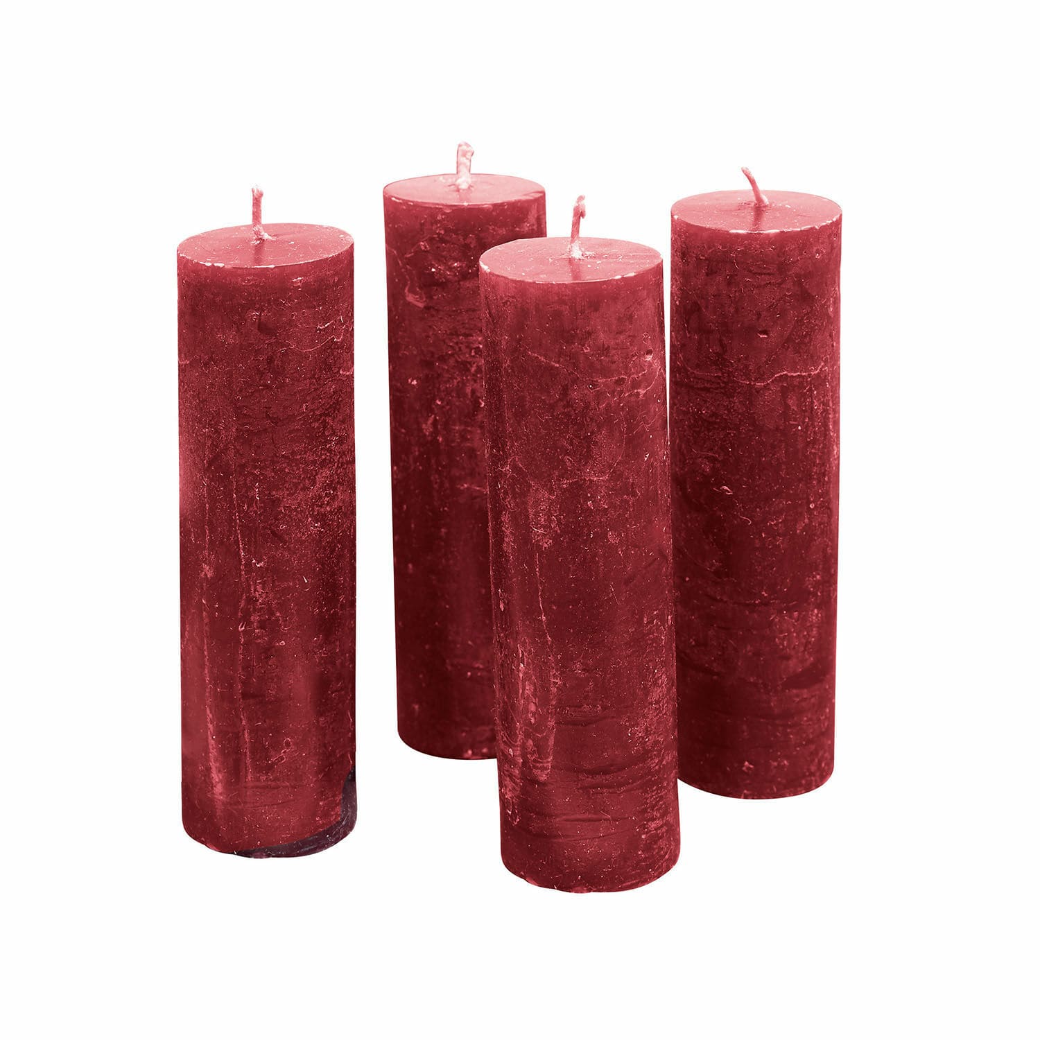 Conjunto de cuatro velas de cera burdeos con textura rústica para decoración interior