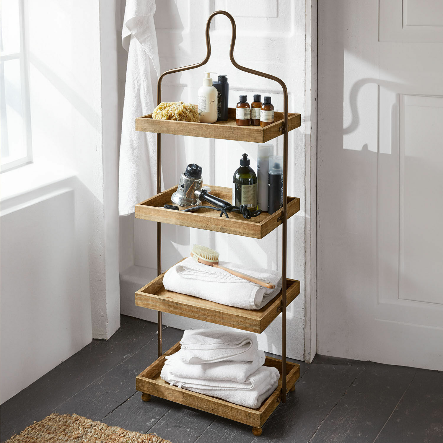 Bandeja de 3 niveles Lasse Estantería de baño con cuatro bandejas de madera y estructura metálica marrón para toallas y productos de cuidado