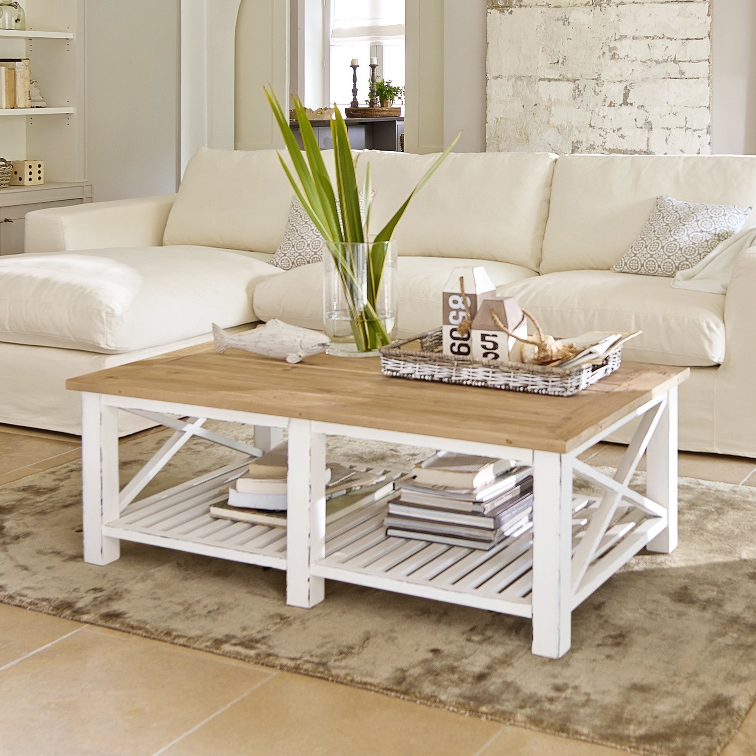 Mesa de centro Medfield Mesa de centro rústica de madera con pintura blanca y estante para libros, diseño para salón