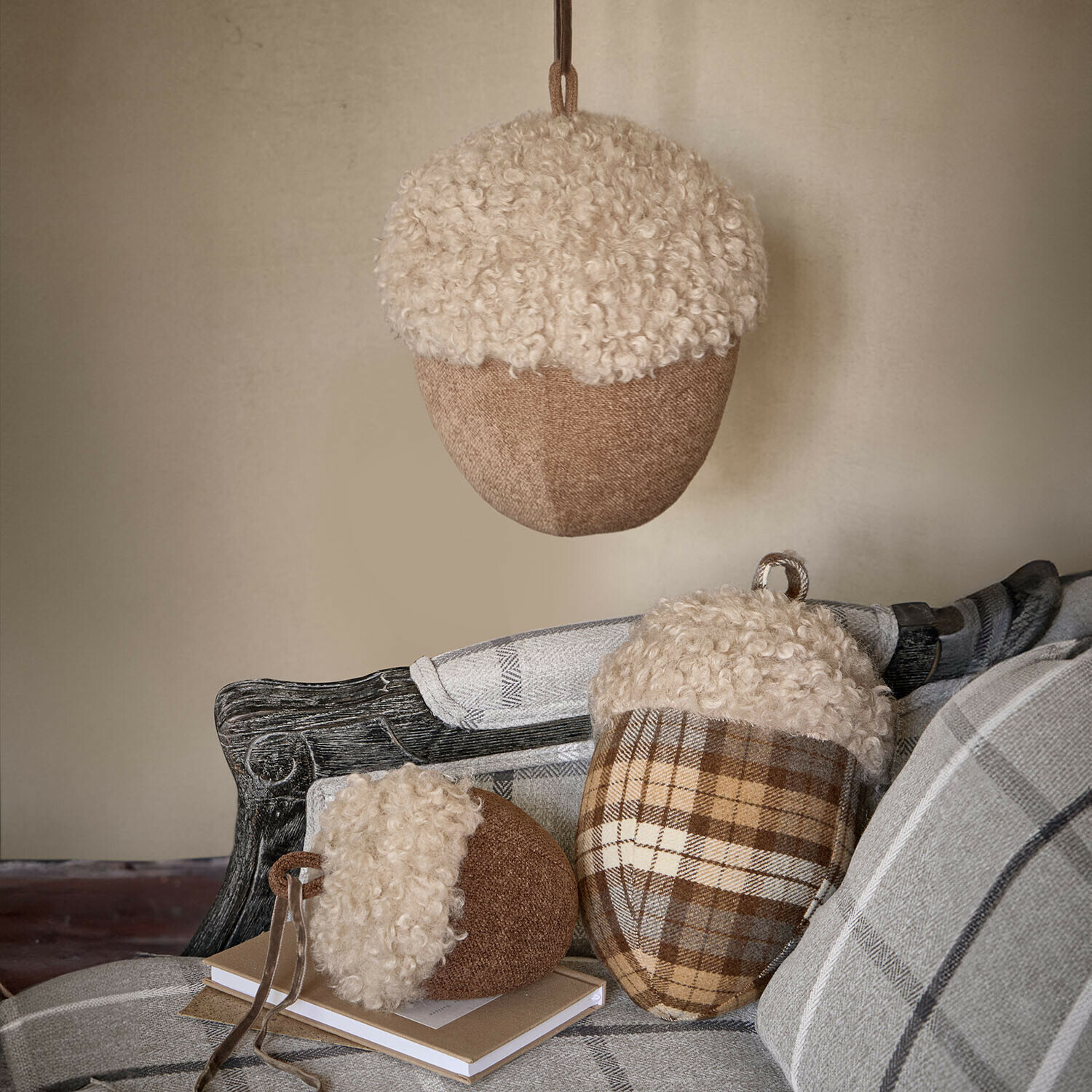 Set de 3 bellotas decorativas Hazelb