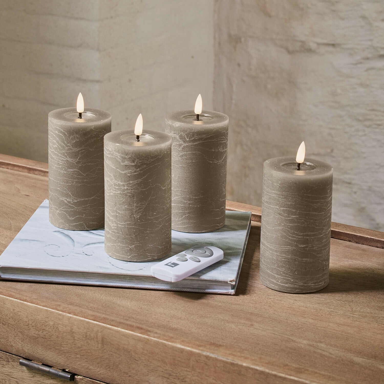 Set de 4 velas LED cilíndricas Rimfalla