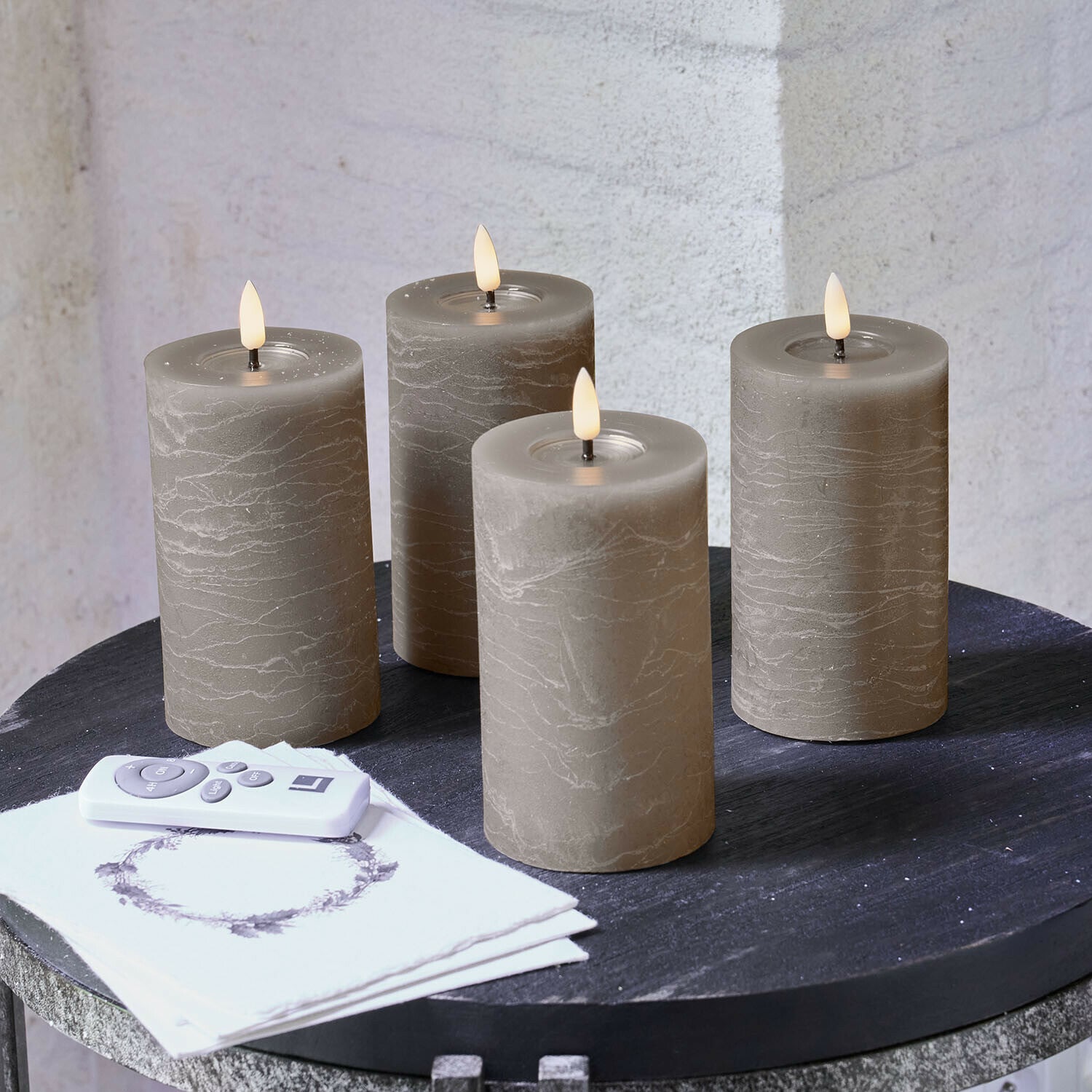 Set de 4 velas LED cilíndricas Rimfalla Set de 4 velas LED cilíndricas Rimfalla