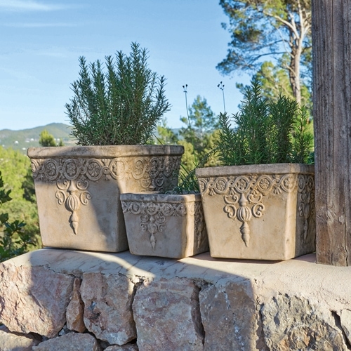 Maceteros de exterior y ánforas