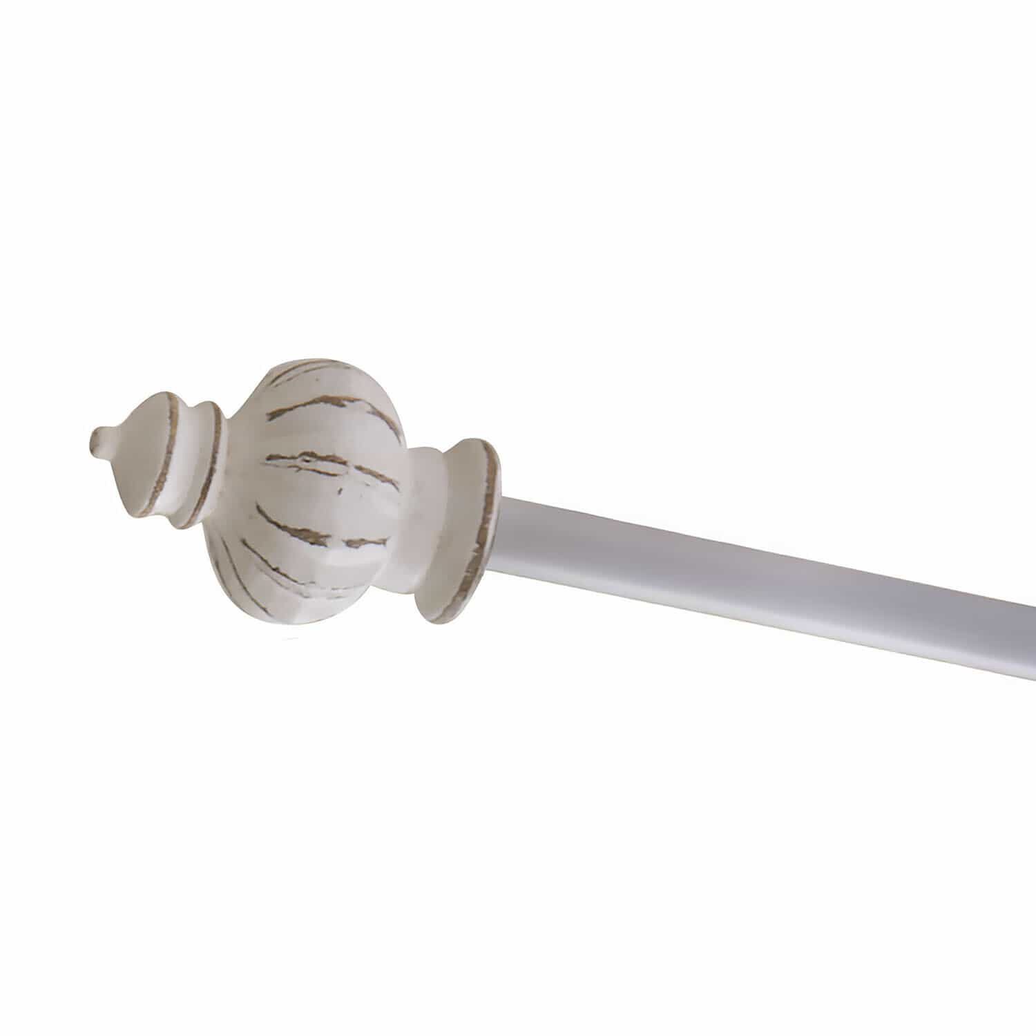 Barra de cortina metálica blanca con acabado envejecido y remate decorativo para cortinas