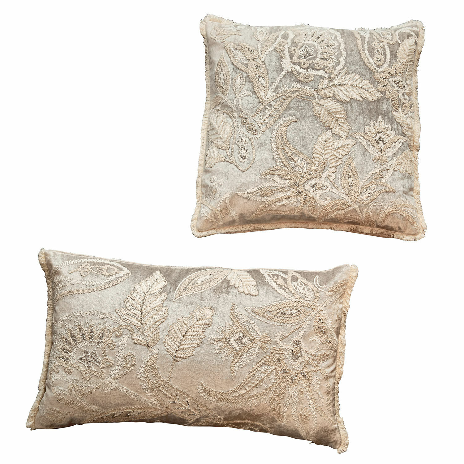 Set de 2 fundas de cojín Oplevine Conjunto de dos cojines decorativos con bordado beige en tela de terciopelo para sala
