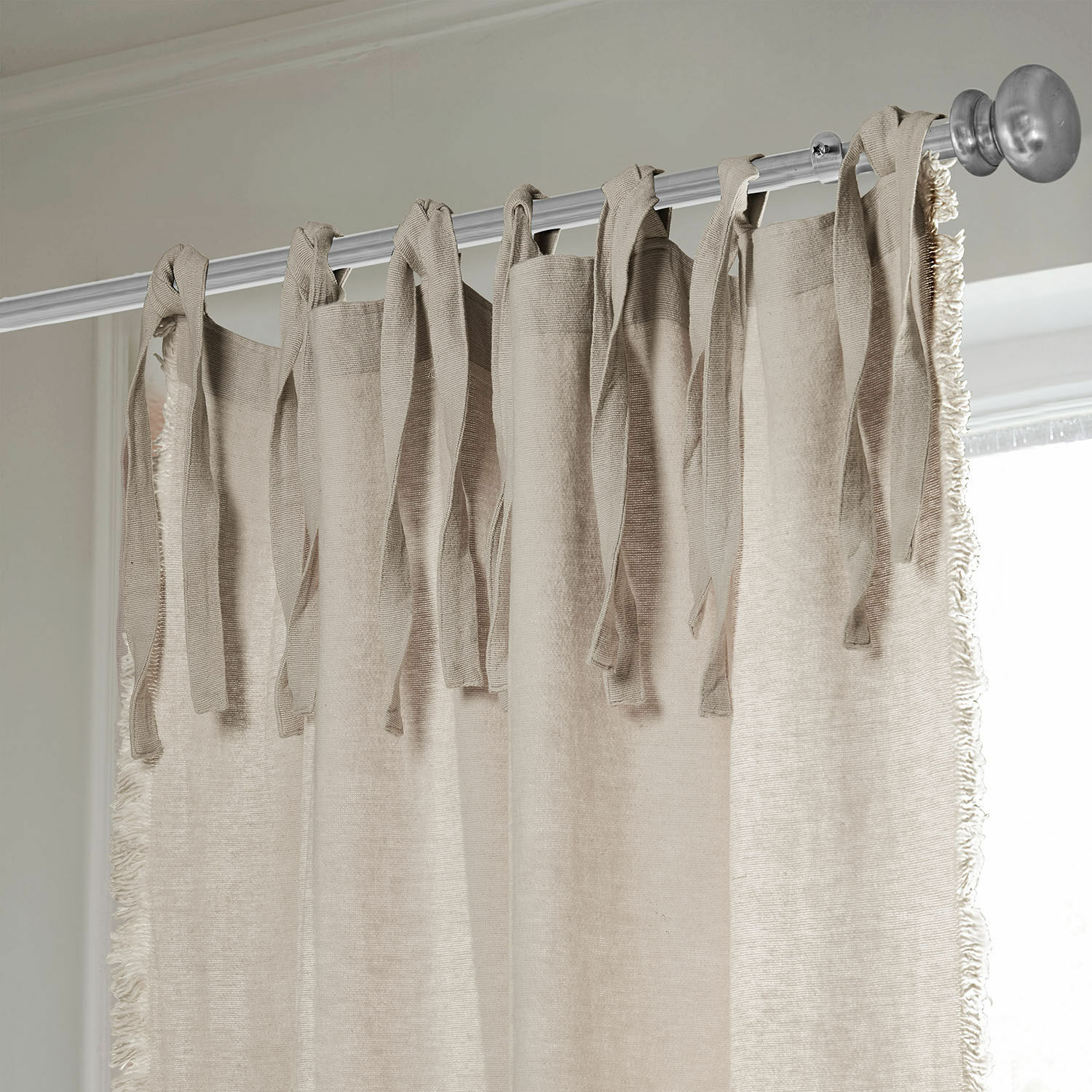 Cortina Sereneth Cortina beige de algodón con lazos y flecos, decoración elegante para ventana