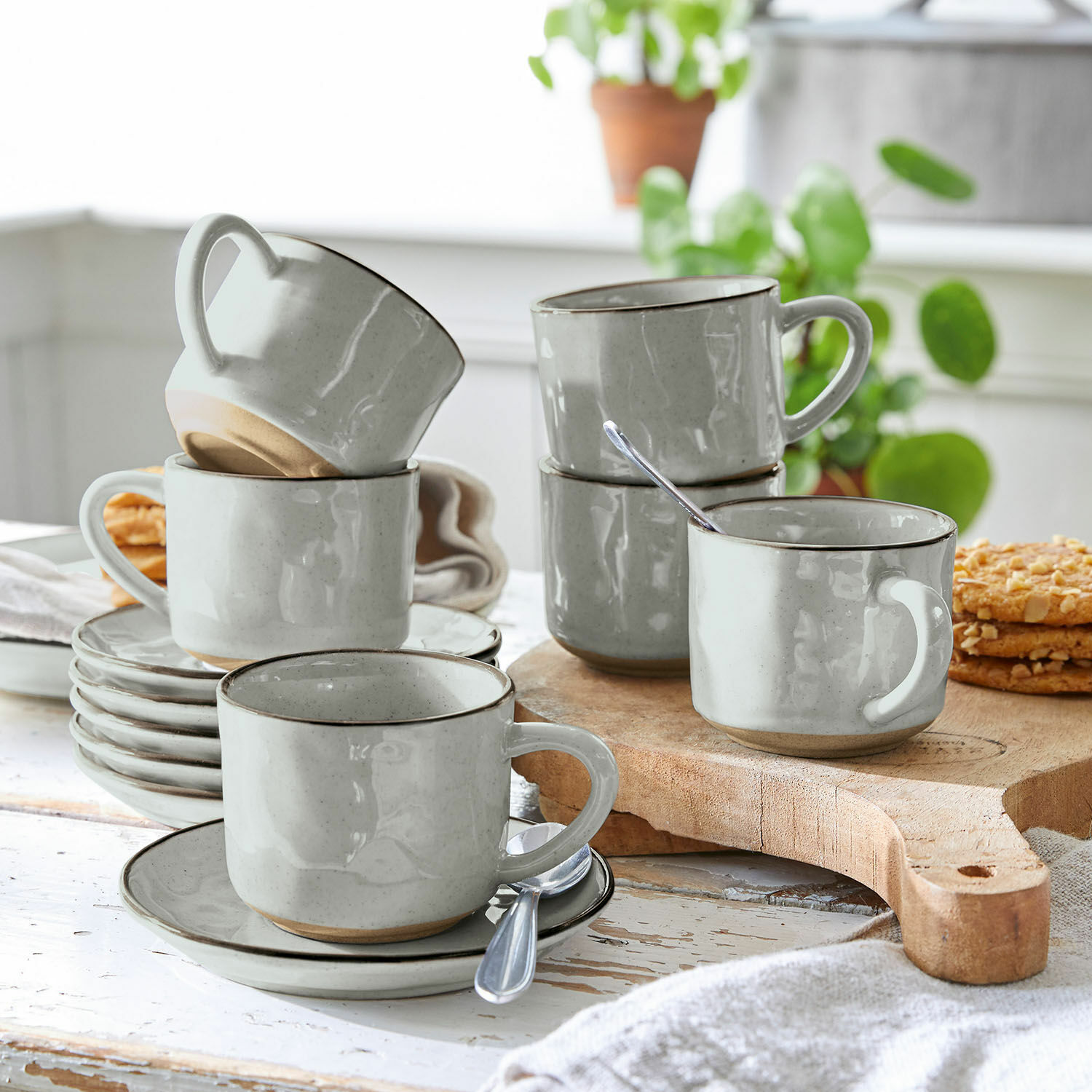 Set de 6 tazas de café expreso con platillo Biarré