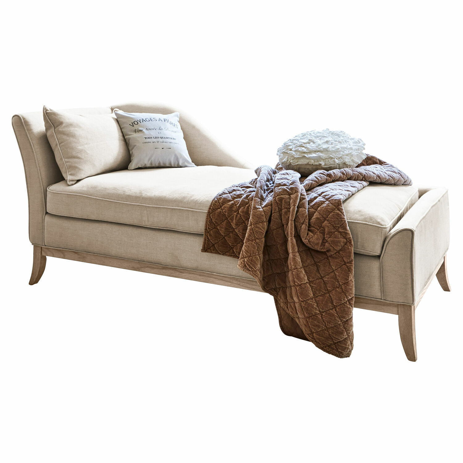 Chaise longue Alphonse Chaise longue beige tapizada con base de madera y manta marrón acolchada para salón