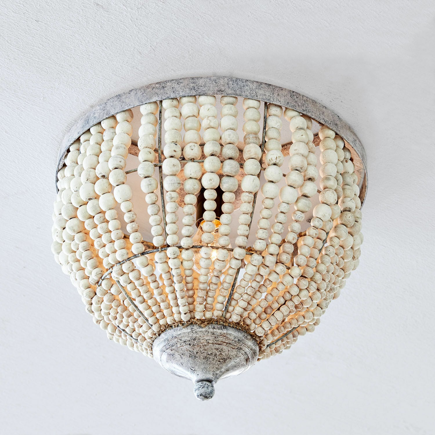 Lámpara de techo Antereen Lámpara de techo con cuentas de madera blancas y metal estilo vintage para decoración interior