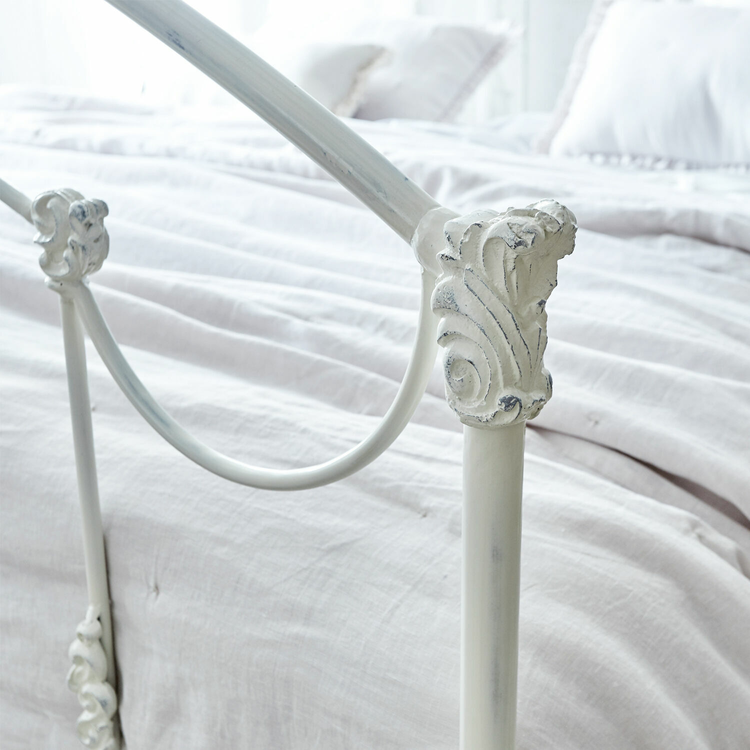 Cama Canefield