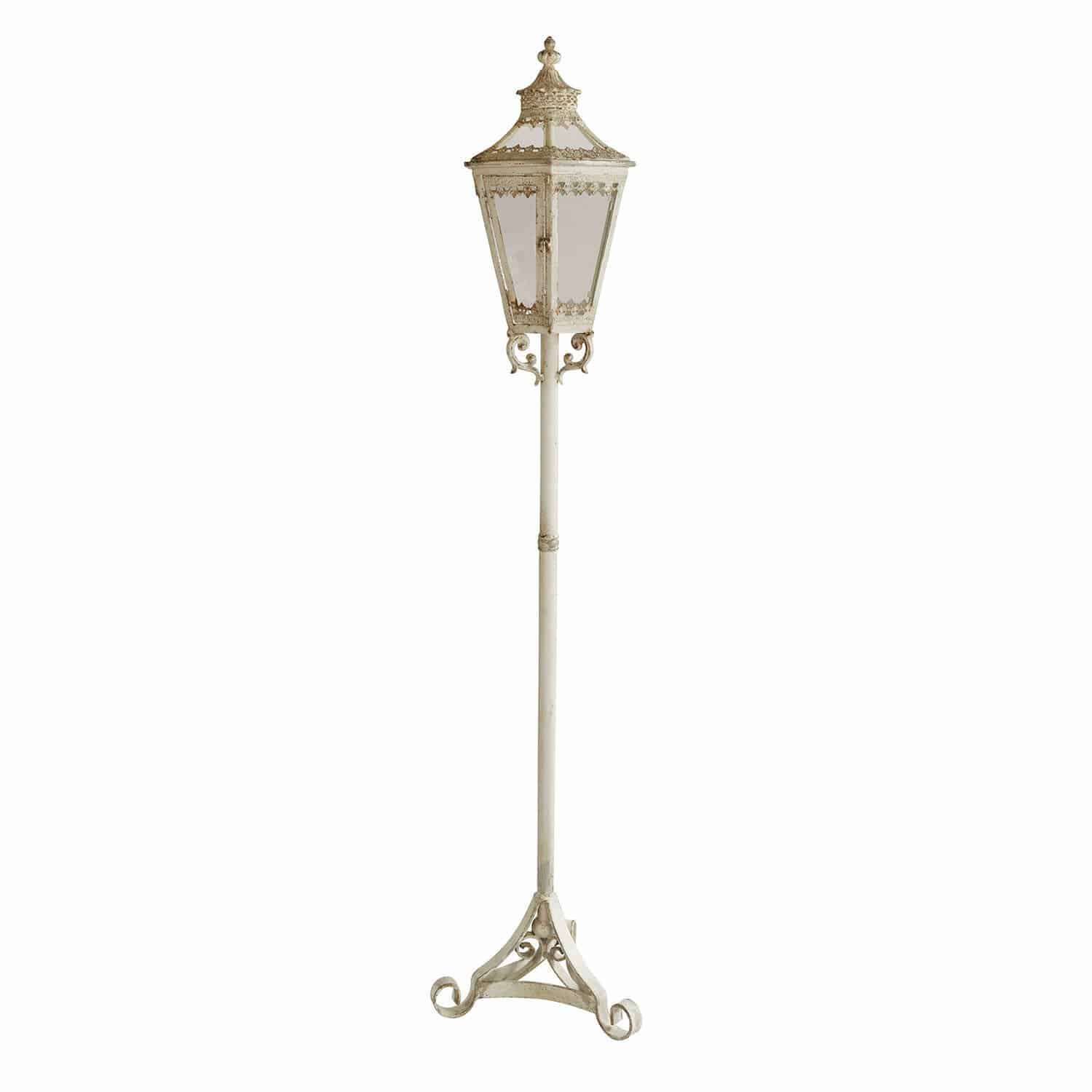 Farol Lumière Élysée Farola de jardín de metal blanco con detalles decorativos y paneles de vidrio, iluminación exterior