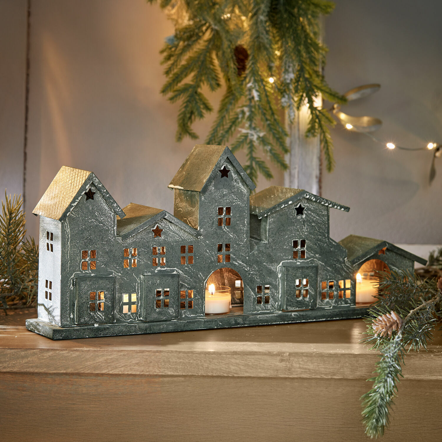 Portavelas Terivan Decoración metálica de casas con velas, gris, adorno navideño de invierno para mesa