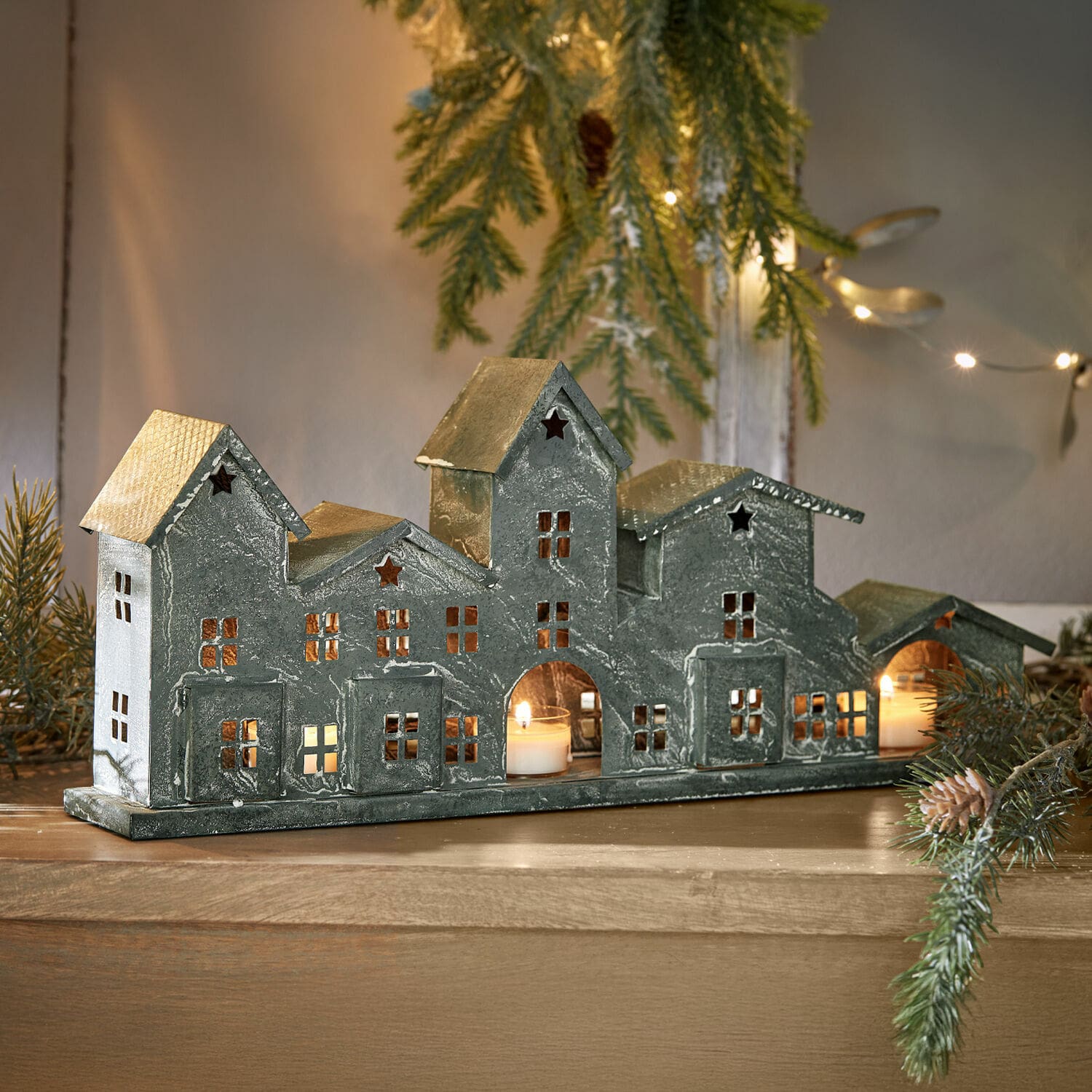 Portavelas Terivan Decoración metálica de casas con velas, gris, adorno navideño de invierno para mesa