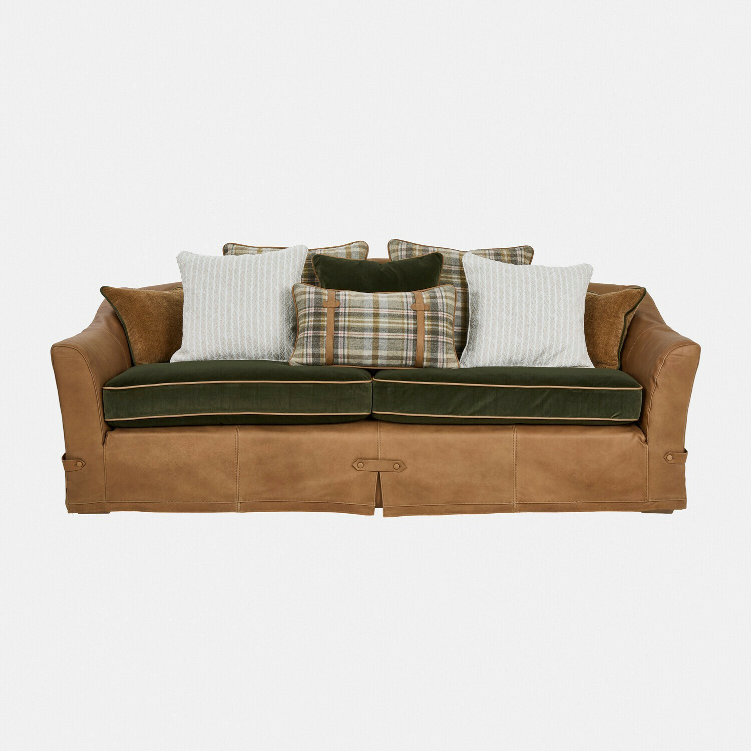 Sofa Halton Sofá de cuero marrón con cojines verdes y fundas estampadas, mueble cómodo para salón