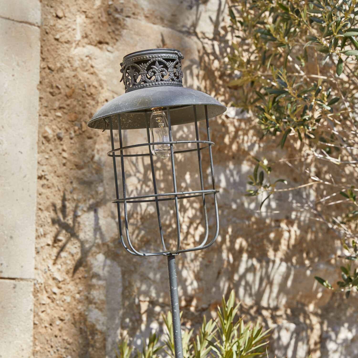 Farol solar Nistos