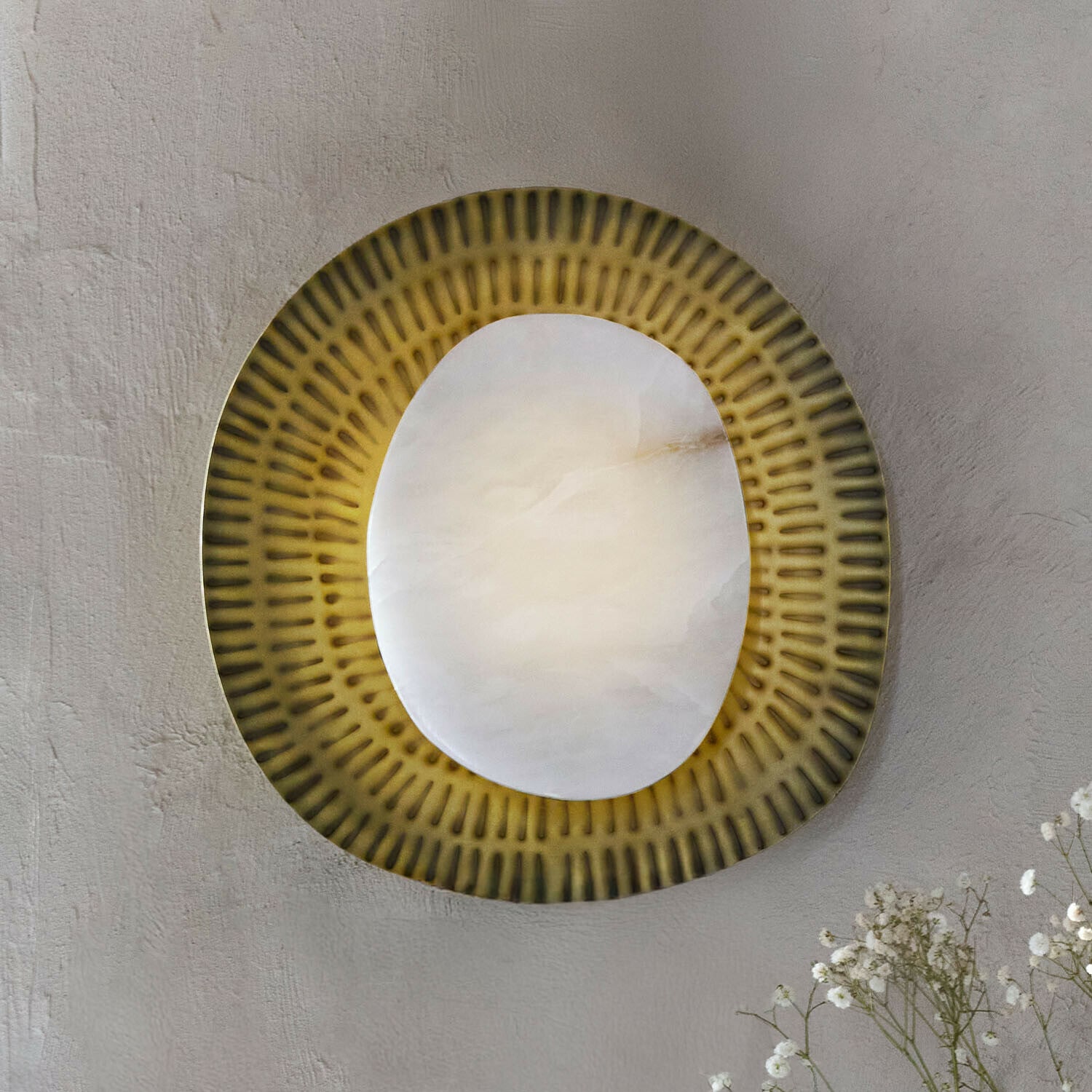 Lámpara de pared Piedraclara Lámpara de pared decorativa de alabastro y metal oliva, iluminación moderna para interiores