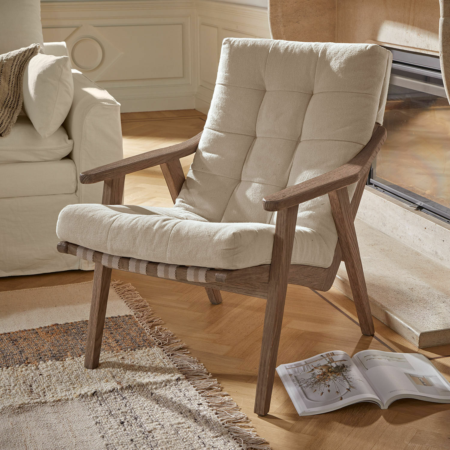 Sillón Rothwick Sillón con tapizado beige claro y estructura de madera natural, ideal para salón acogedor