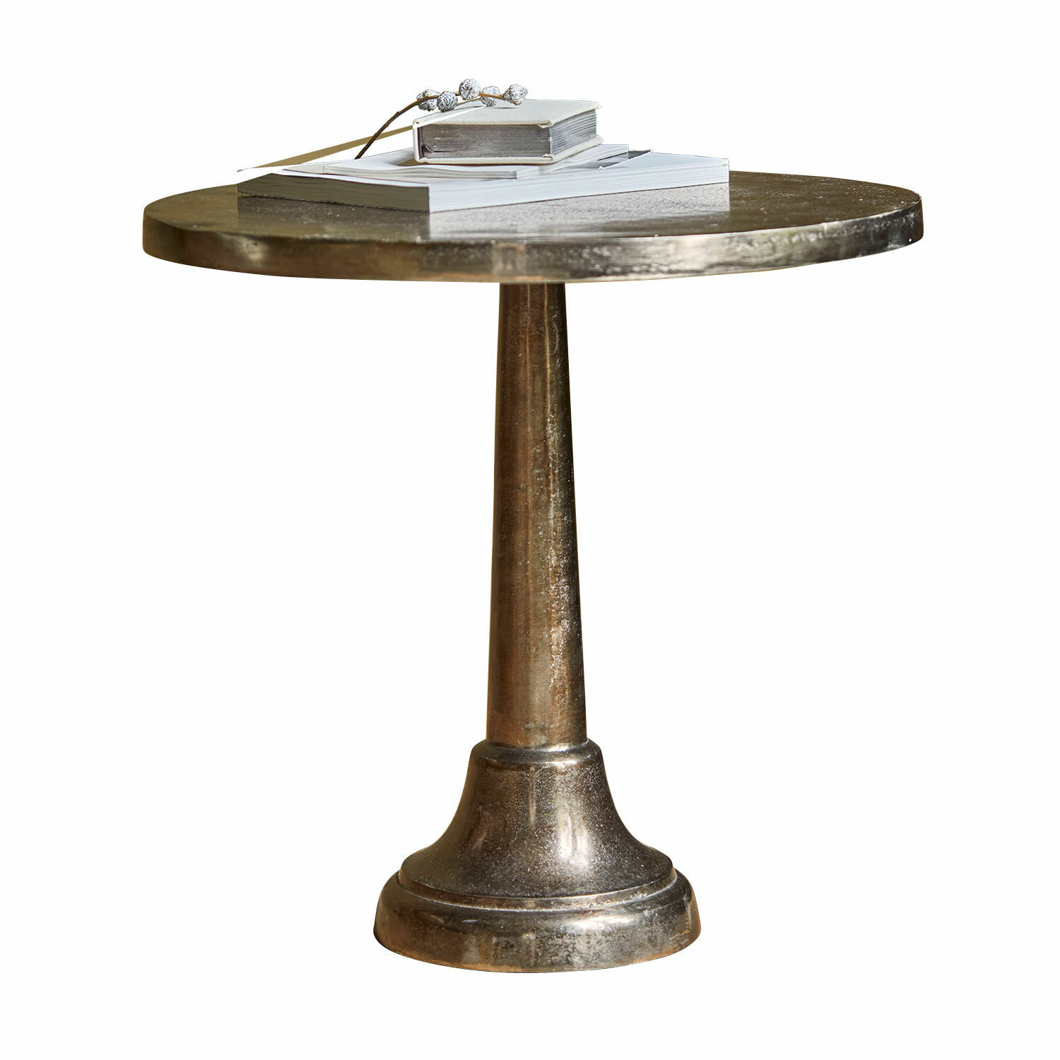 Mesa auxiliar Bellevance Mesa redonda de metal color oro envejecido con libros encima, mueble decorativo para salón