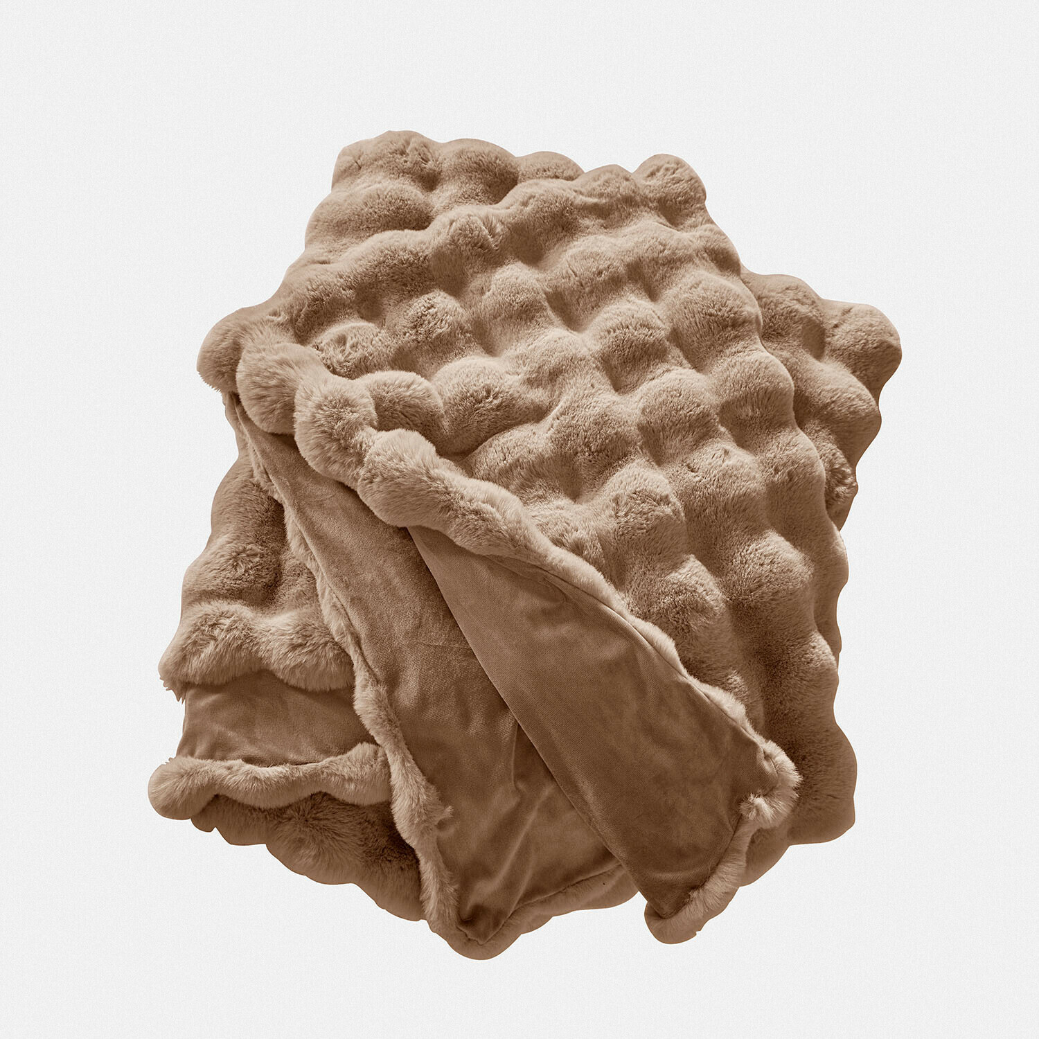 taupe Manta Zalina en color taupe con material peludo suave, perfecta para decoración y ambiente acogedor en el hogar