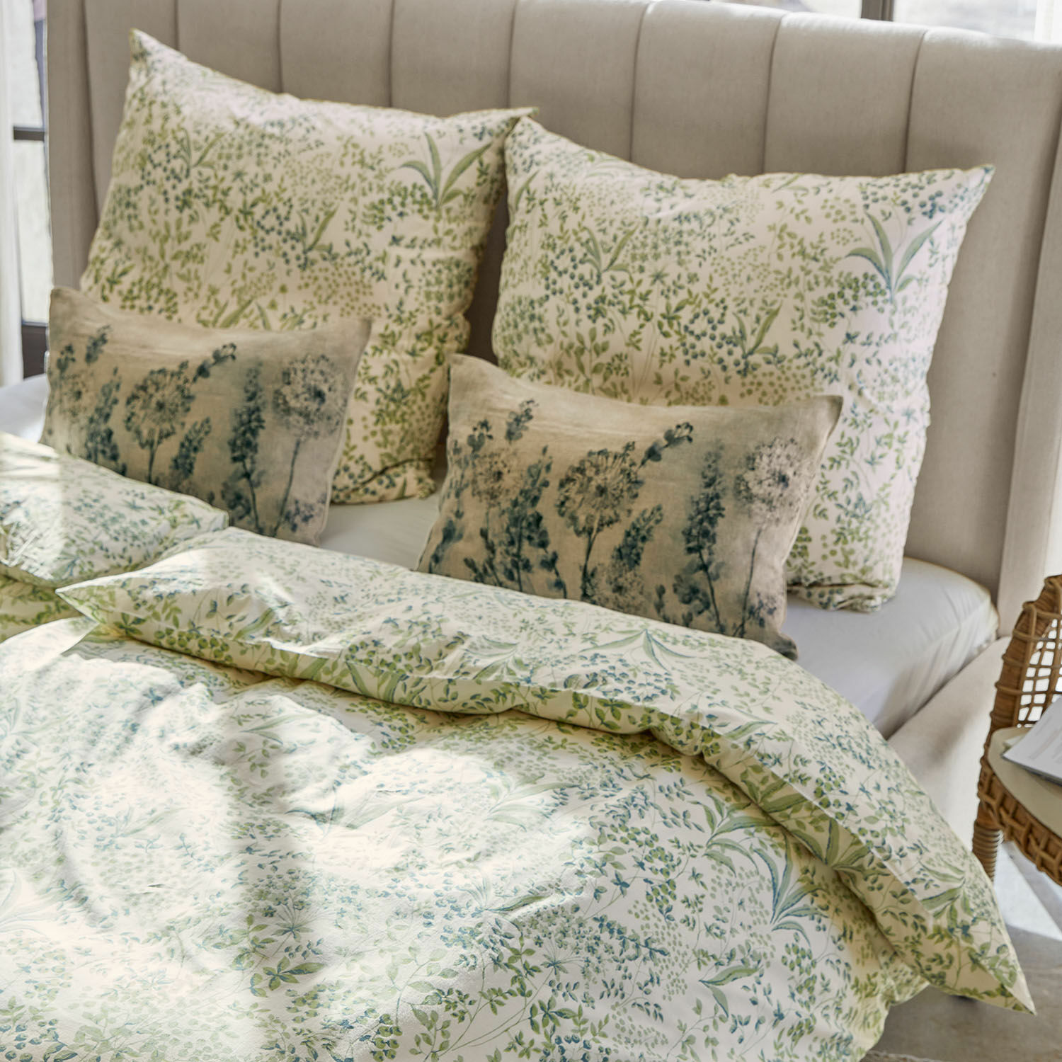 Ropa de cama Joncherey Ropa de cama de algodón con estampado verde y cojines decorativos en tonos naturales para dormitorio