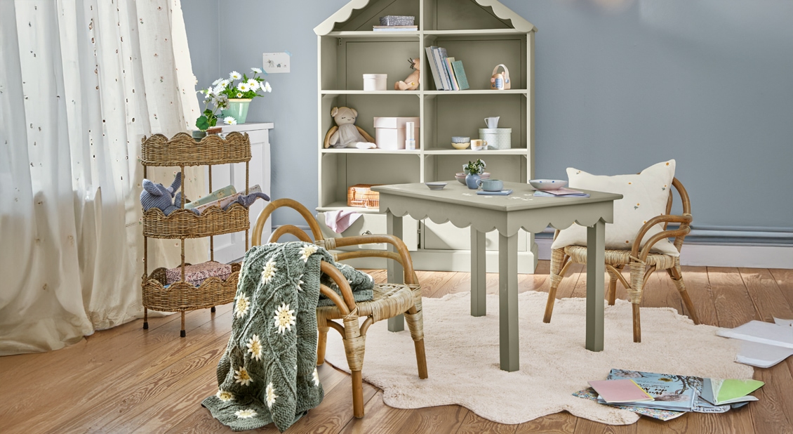 Habitación infantil en verde suave