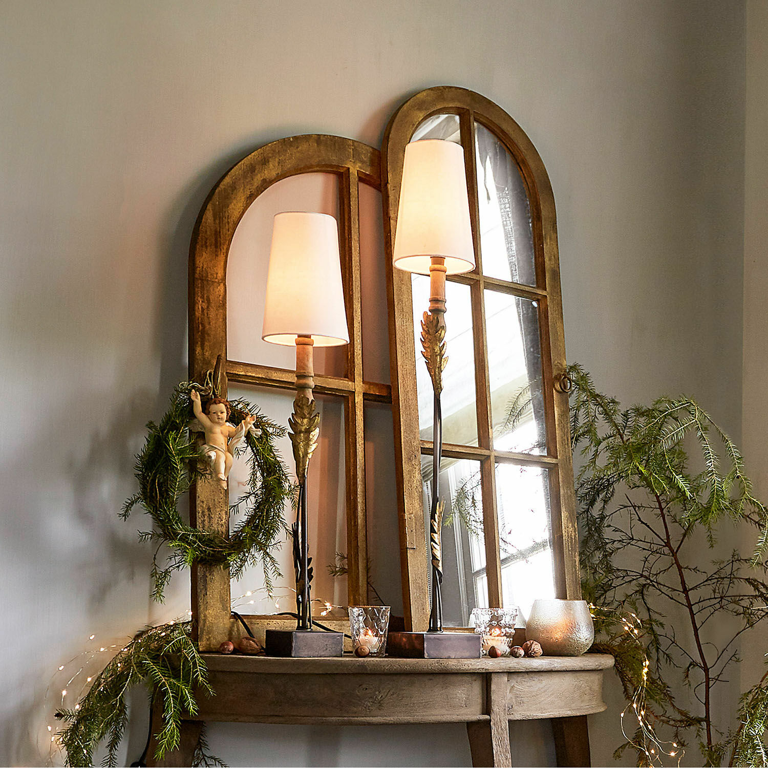 Espejo y ventana decorativa Crowley