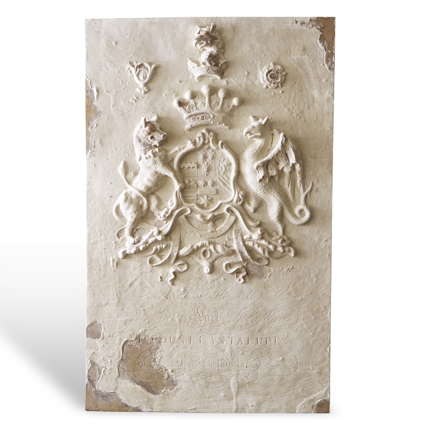 Cuadro Bédeille Placa decorativa beige con relieve de escudo y textura envejecida para pared