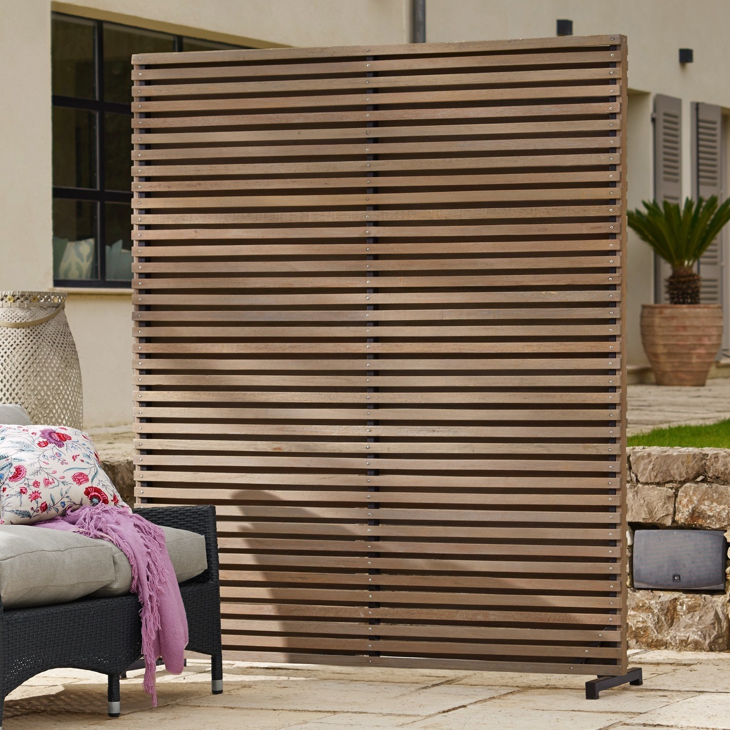 Pared divisoria Derby Biombo de jardín de madera en color natural, ideal para decorar espacios en la terraza