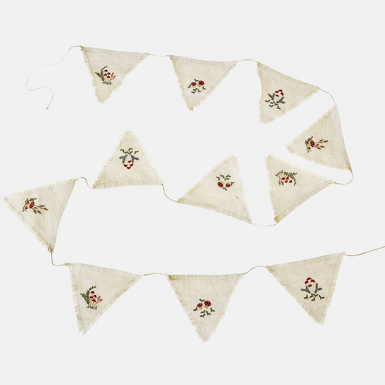 Guirnalda de lino natural con motivos bordados en rojo y verde, decoración festiva rústica