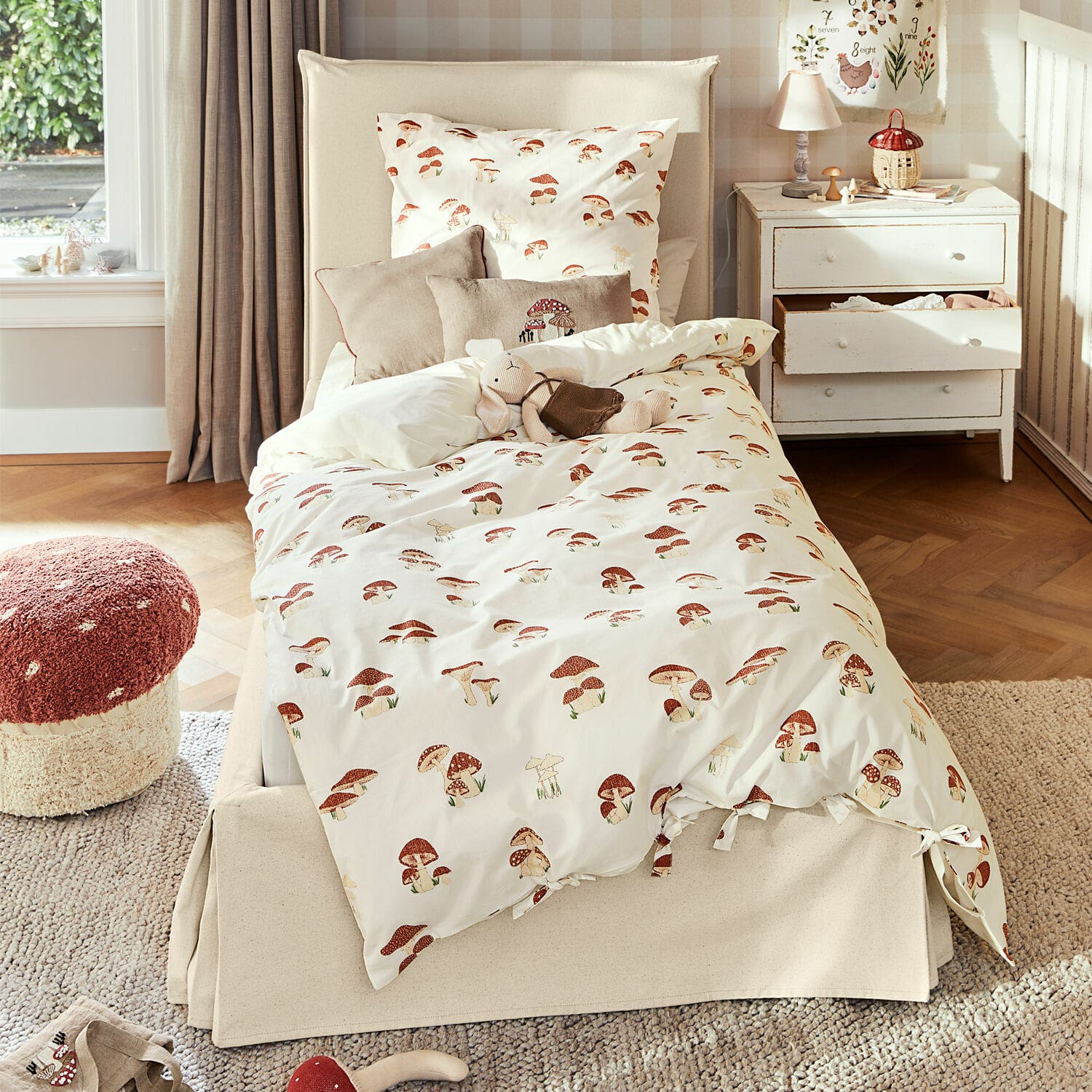 Cama Mouradon Ropa de cama de algodón color crema con estampado de setas rojas, decoración acogedora para habitación infantil