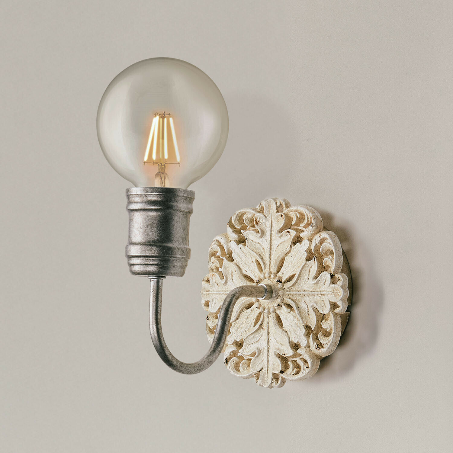 Lámpara de pared Rosavelle Aplique de pared con brazo metálico y base blanca decorativa, estilo vintage, iluminación LED