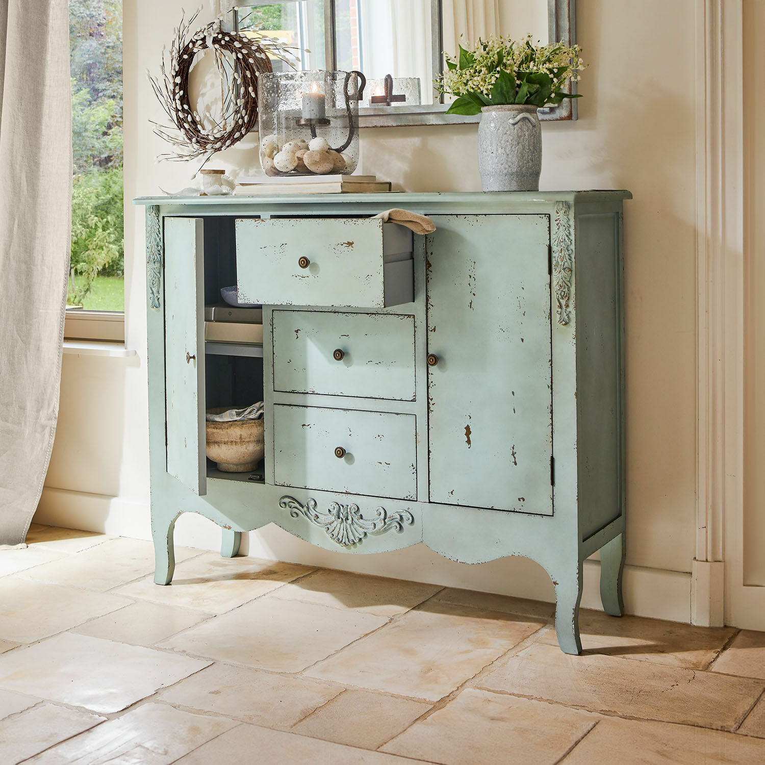 Cómoda Thalorian Aparador de madera verde menta con tres cajones y dos puertas estilo vintage para salón