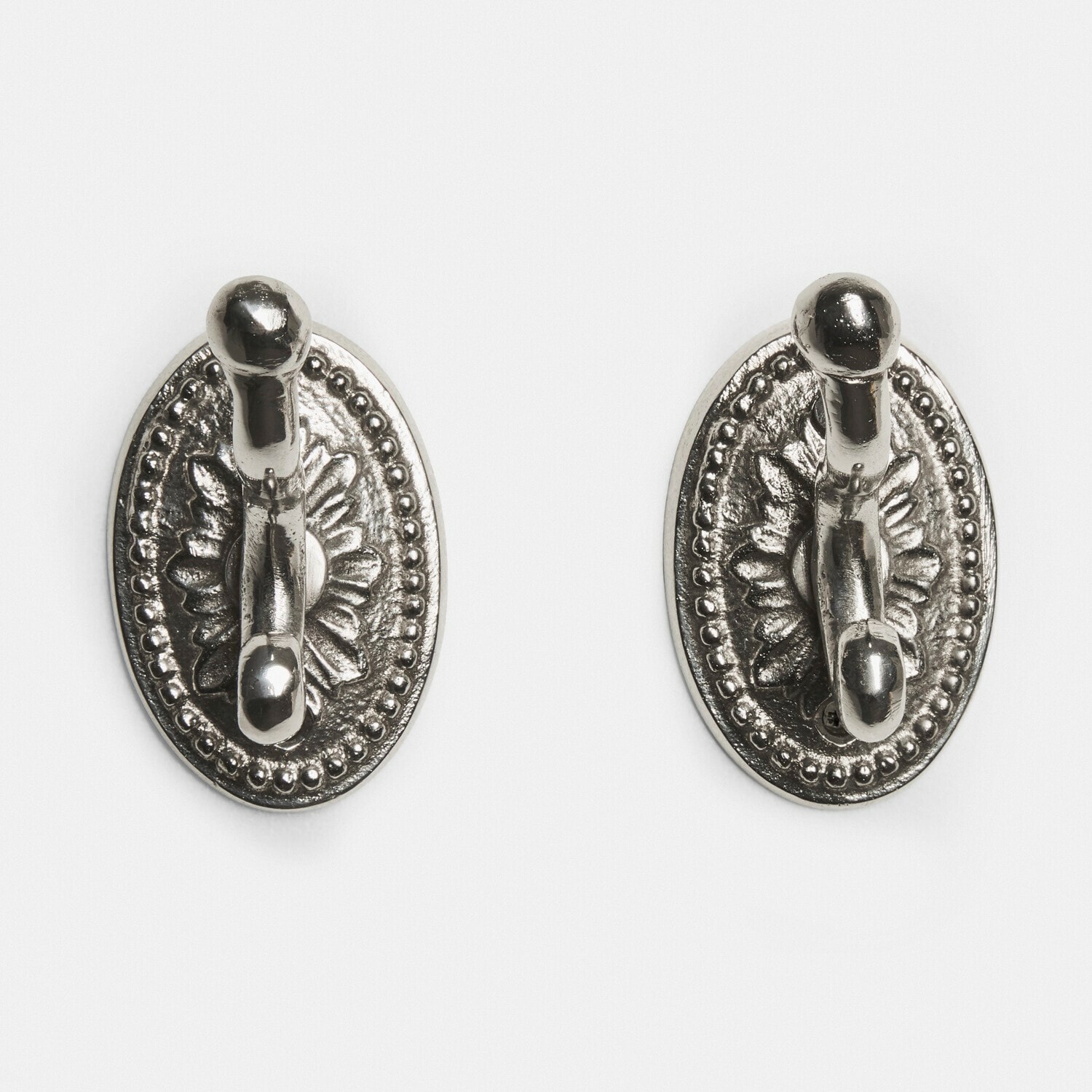 Set de 2 ganchos Xélivonne Par de ganchos de pared de metal plateado con diseño decorativo y doble gancho para colgar