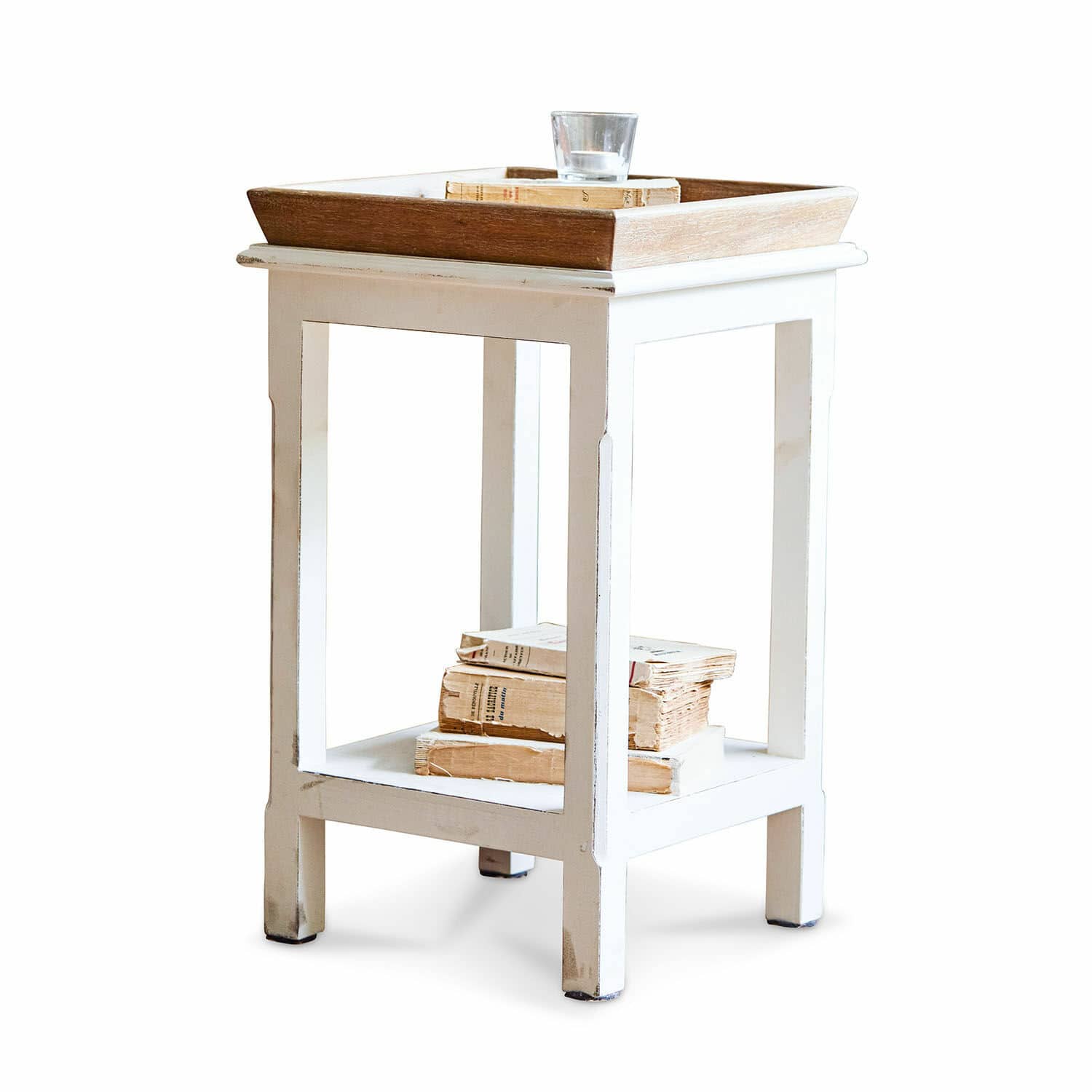 Mesa auxiliar Vieille Mesa auxiliar de madera blanca con estante y bandeja marrón, decorada con libros y vela