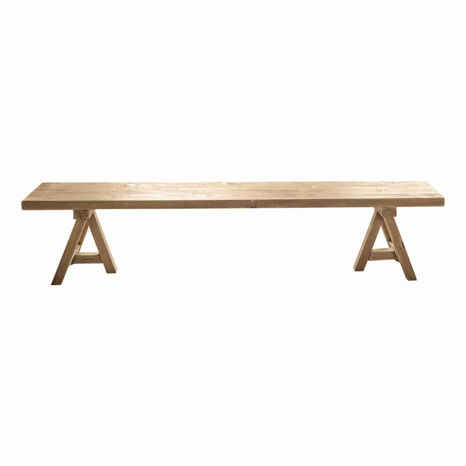 Banco Amherst de madera marrón con diseño rústico sencillo para interiores y exteriores