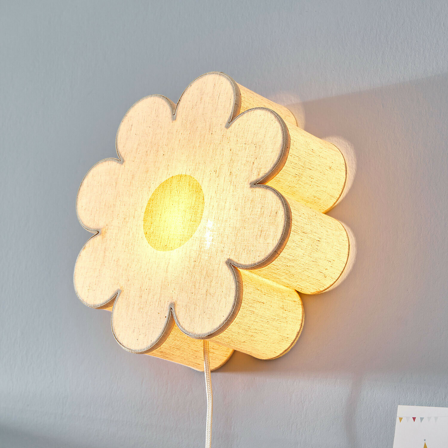 Lámpara de pared con forma de flor en tela beige clara, luz decorativa para habitación infantil